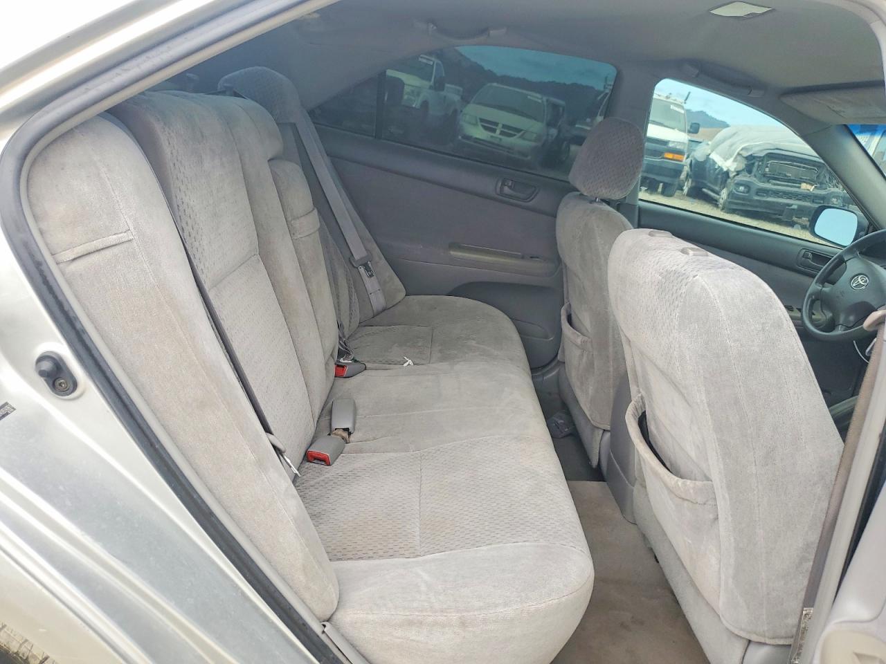 2004 Toyota Camry Le Gray vin: 4T1BE32K34U934061