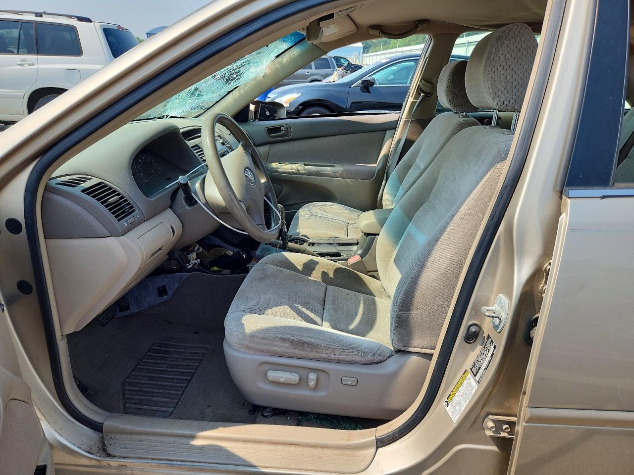 2004 Toyota Camry Le Silver vin: 4T1BE32K34U940216