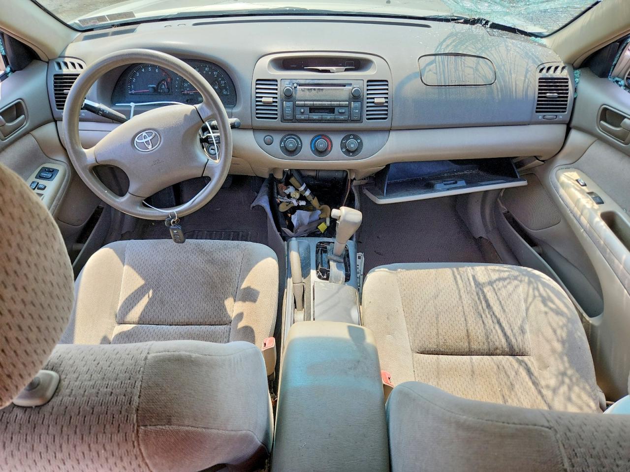 2004 Toyota Camry Le Silver vin: 4T1BE32K34U940216