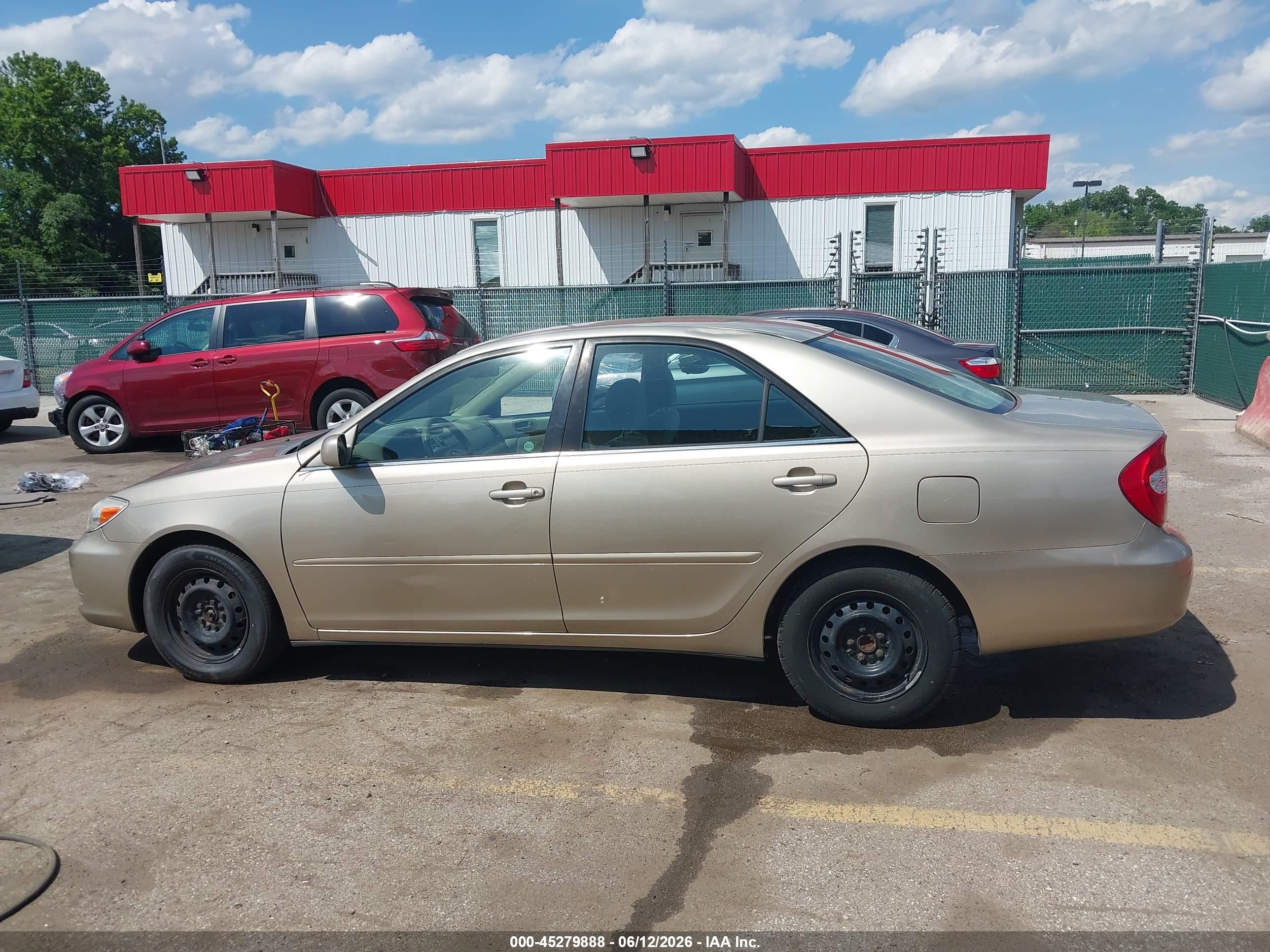 2004 Toyota Camry Std Gold vin: 4T1BE32K34U940393