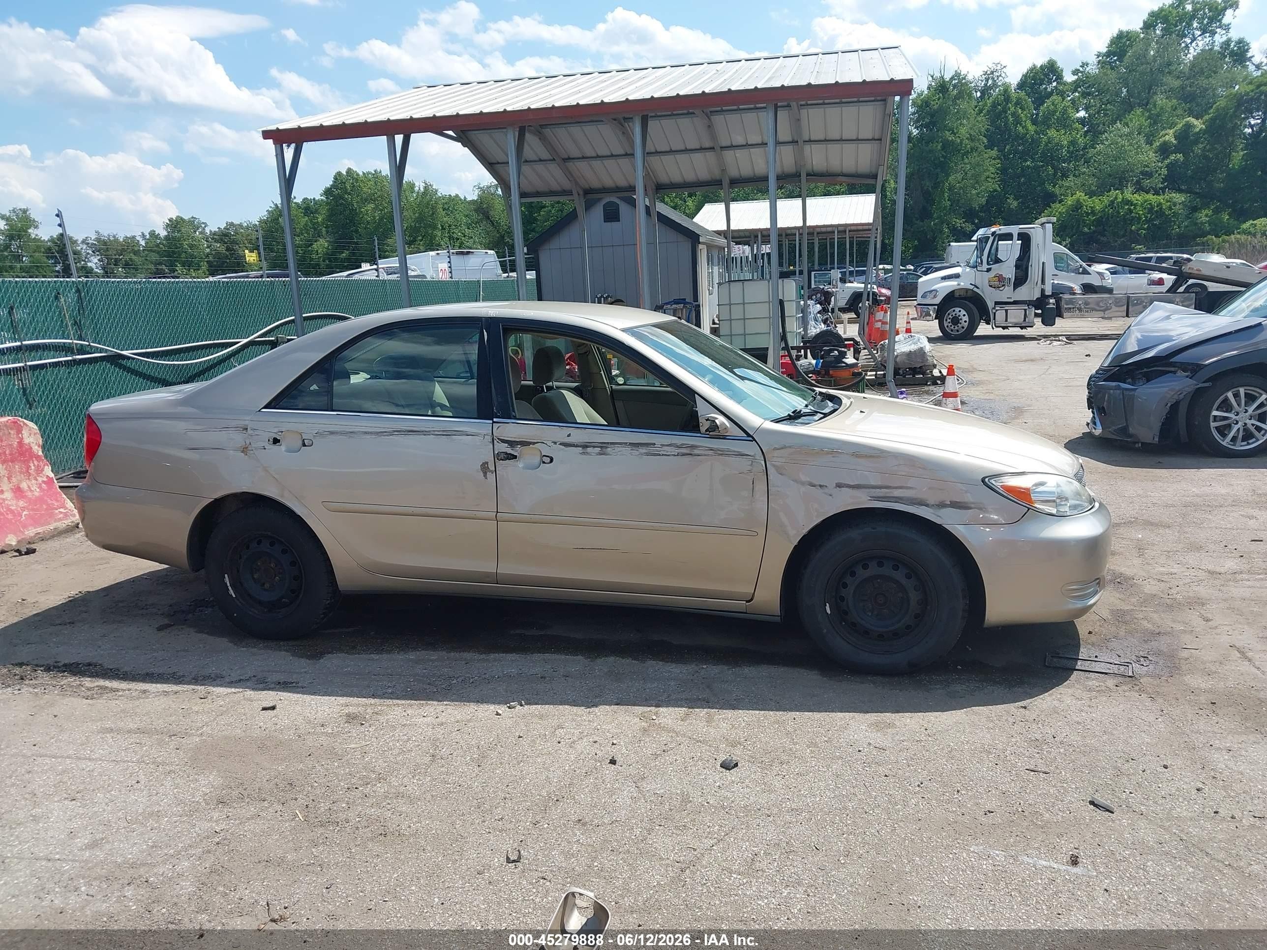 2004 Toyota Camry Std Gold vin: 4T1BE32K34U940393