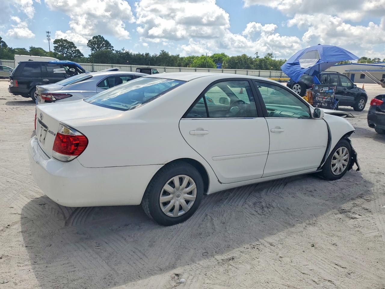 2005 Toyota Camry White vin: 4T1BE32K35U015923