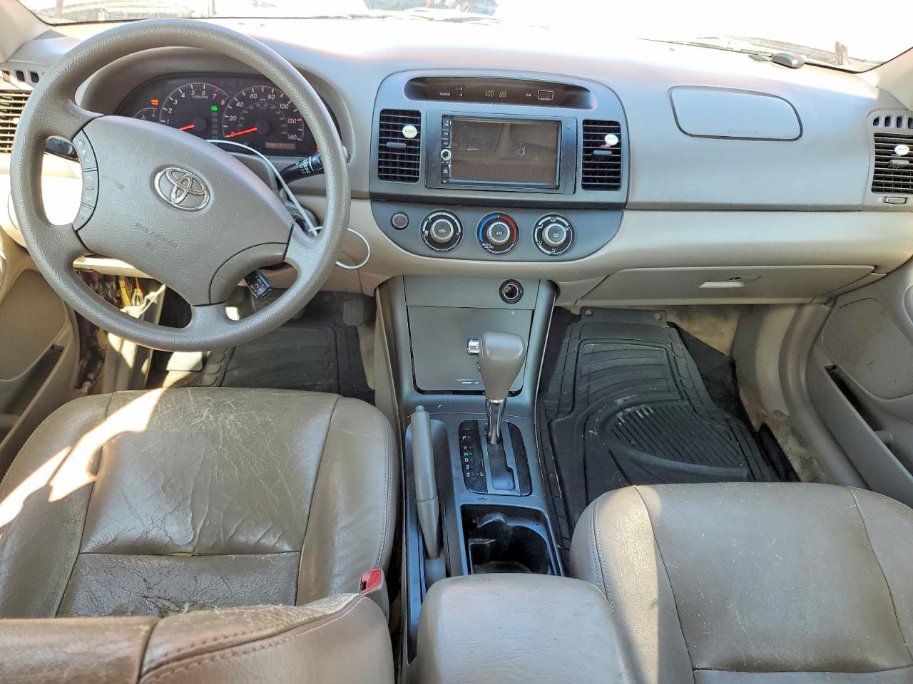 2005 Toyota Camry Le Red vin: 4T1BE32K35U018871