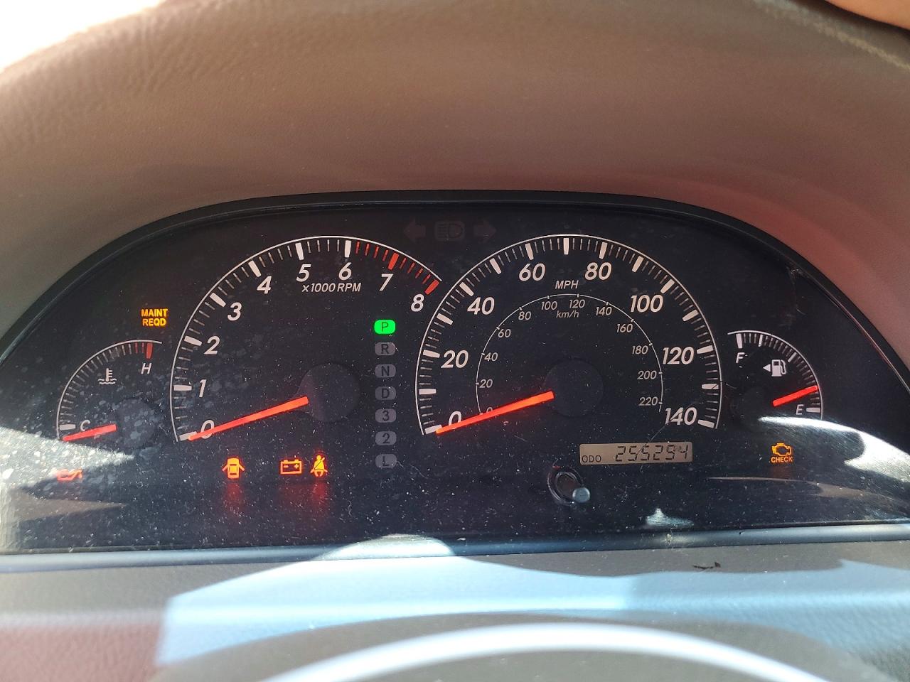 2005 Toyota Camry Le Red vin: 4T1BE32K35U018871