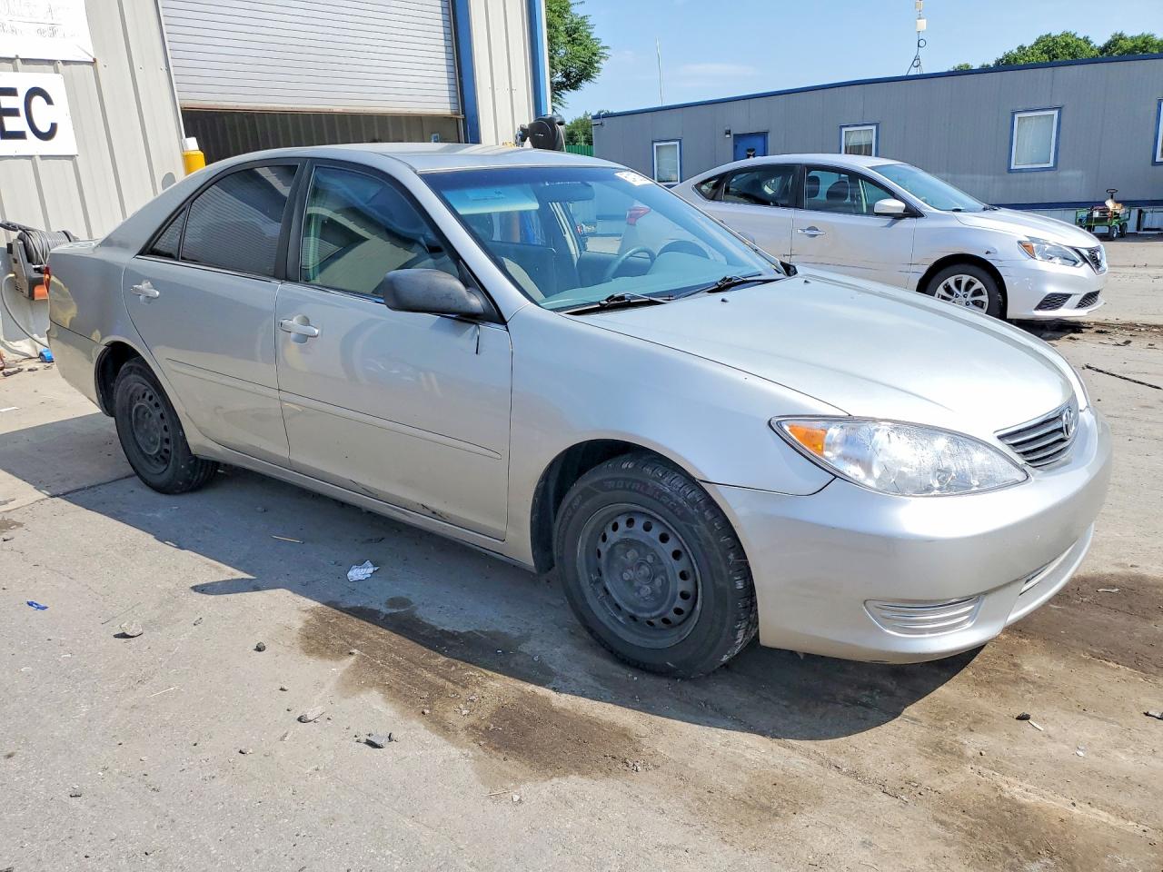 2005 Toyota Camry Standard Silver vin: 4T1BE32K35U057007