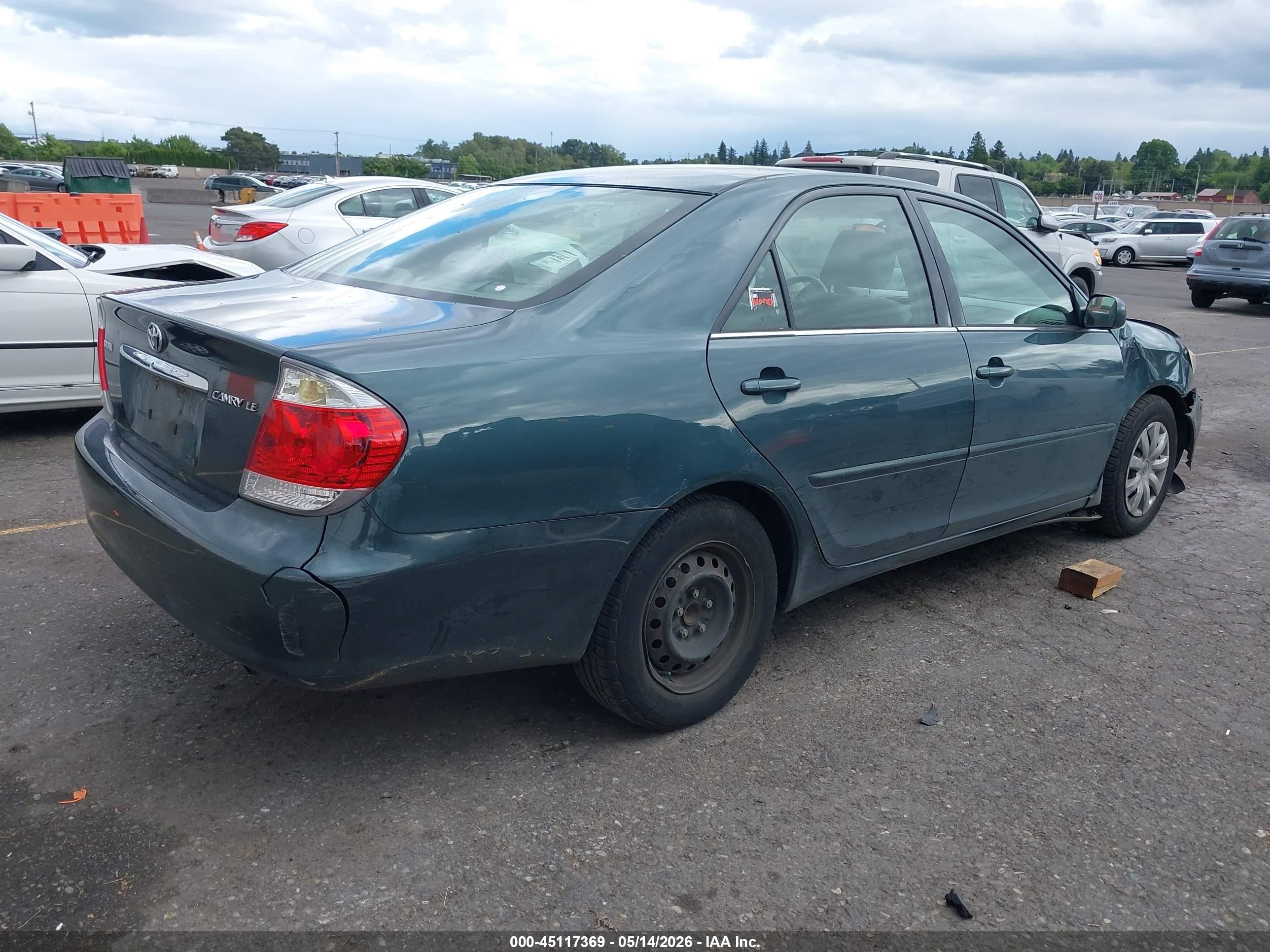 2005 Toyota Camry Le Зеленый vin: 4T1BE32K35U058173