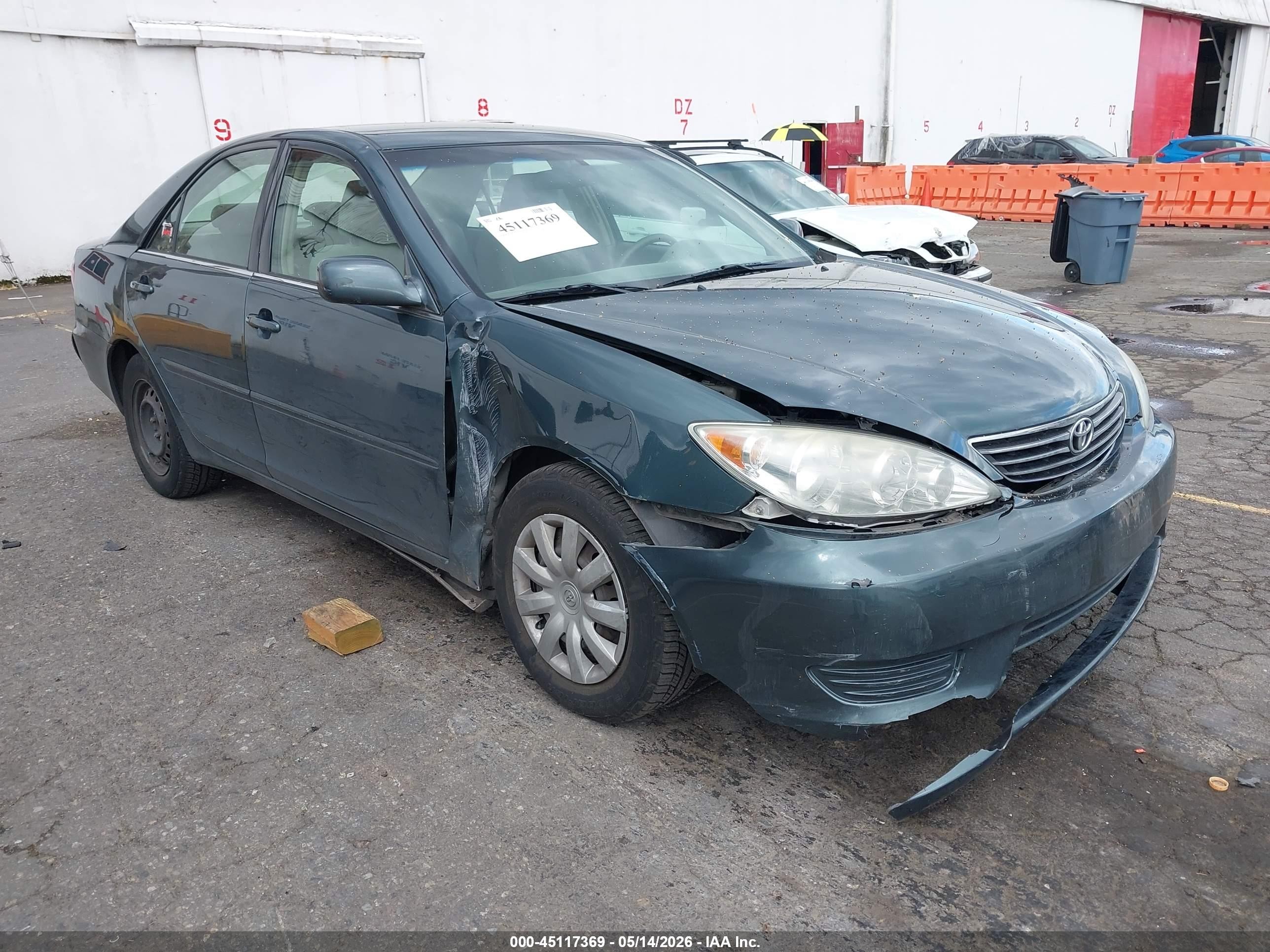 2005 Toyota Camry Le Зеленый vin: 4T1BE32K35U058173