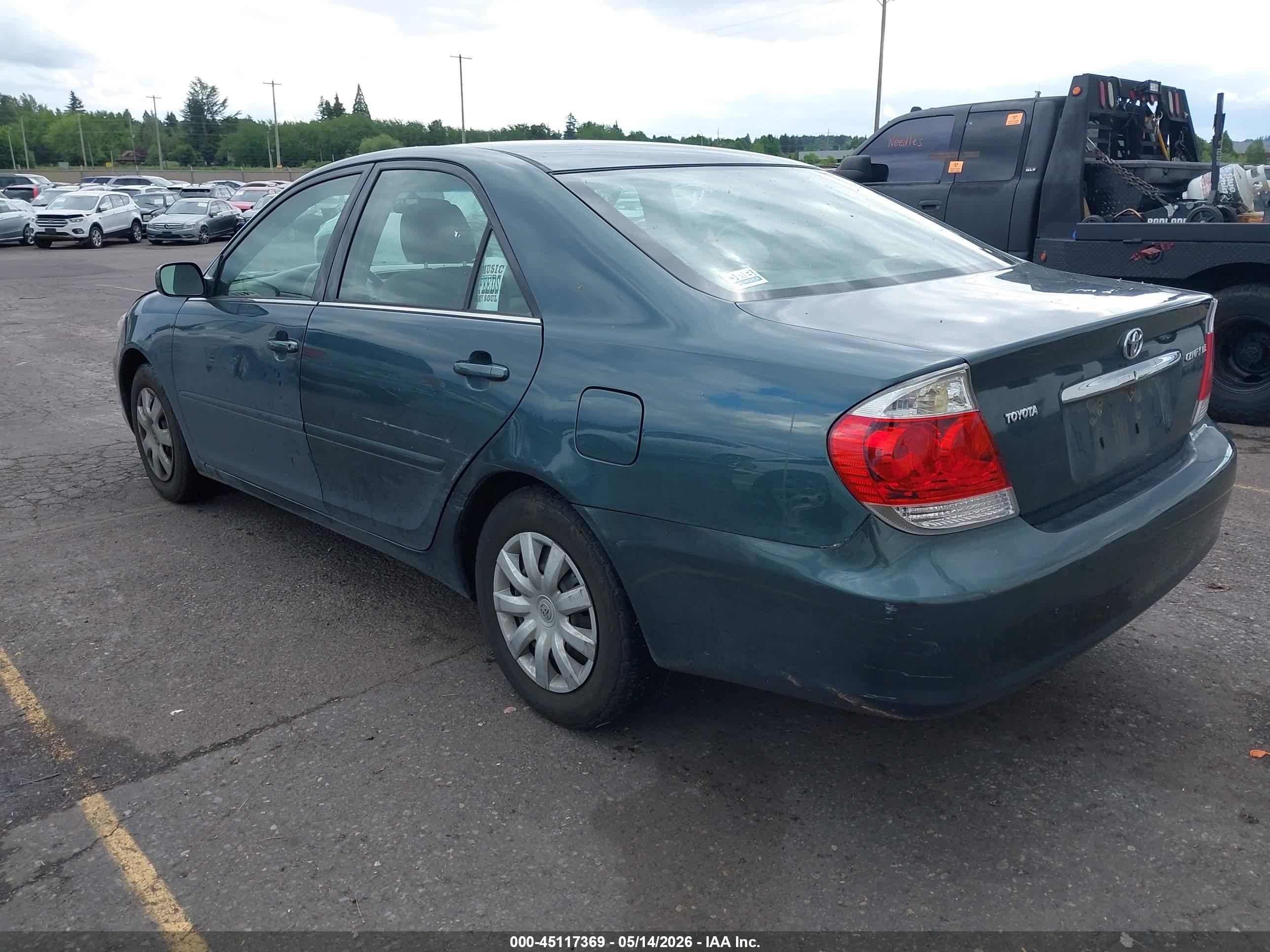 2005 Toyota Camry Le Зеленый vin: 4T1BE32K35U058173