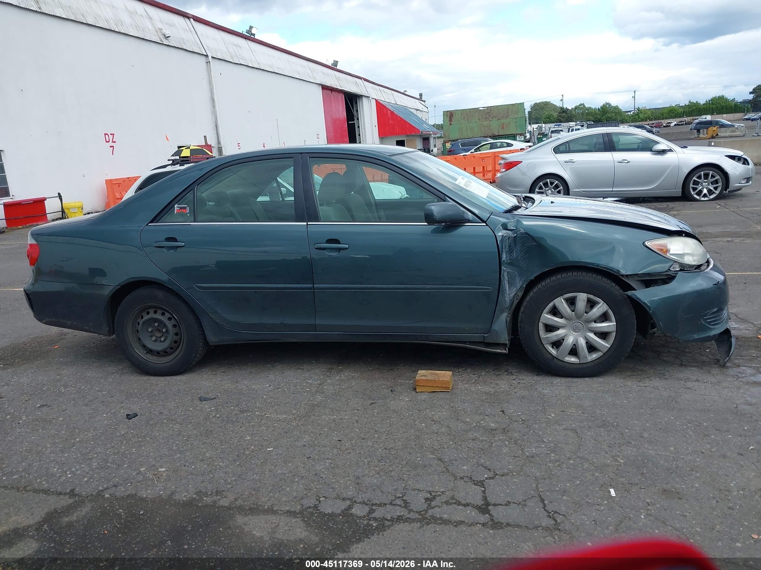 2005 Toyota Camry Le Зеленый vin: 4T1BE32K35U058173