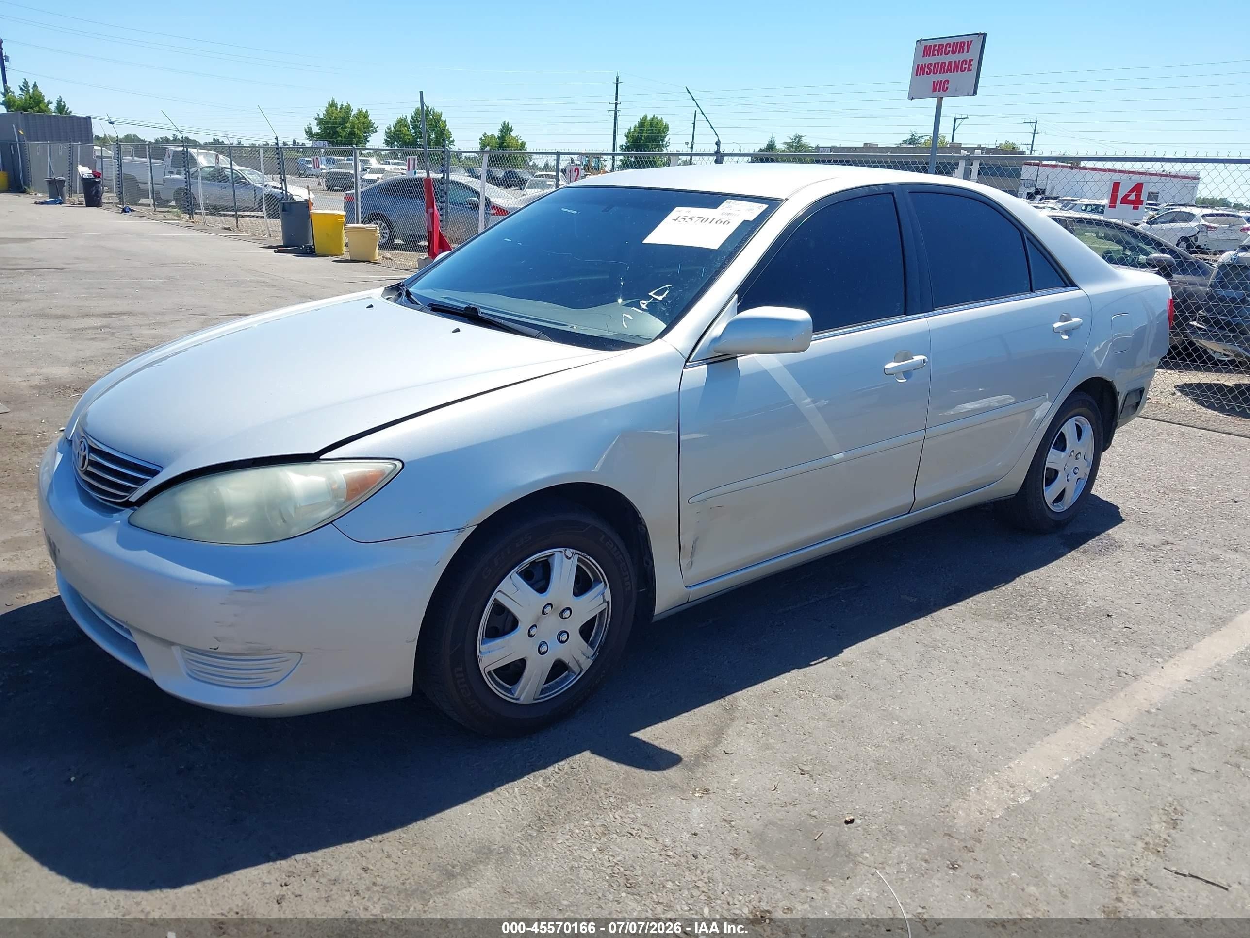 2005 Toyota Camry Le Silver vin: 4T1BE32K35U059811