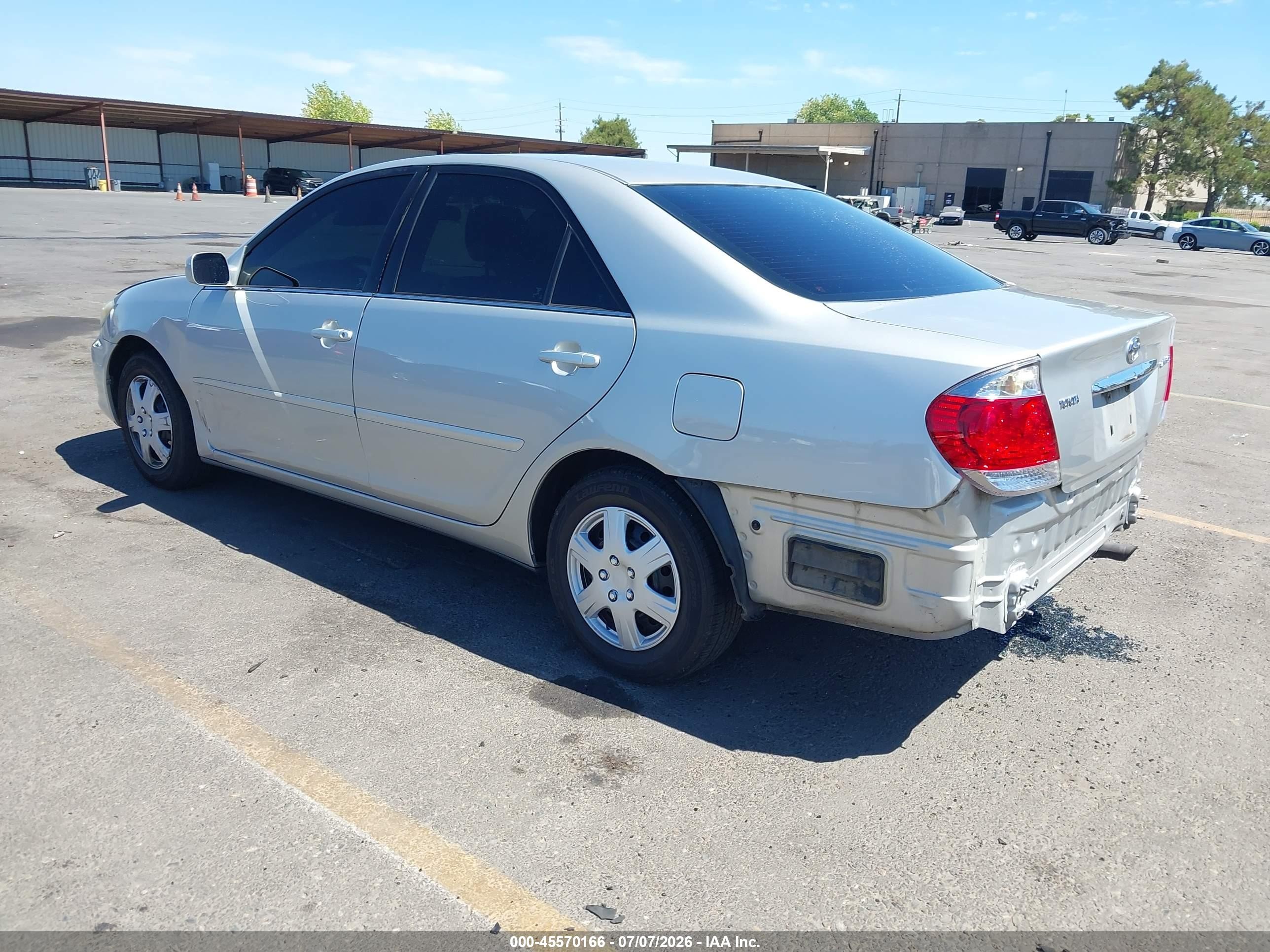 2005 Toyota Camry Le Silver vin: 4T1BE32K35U059811