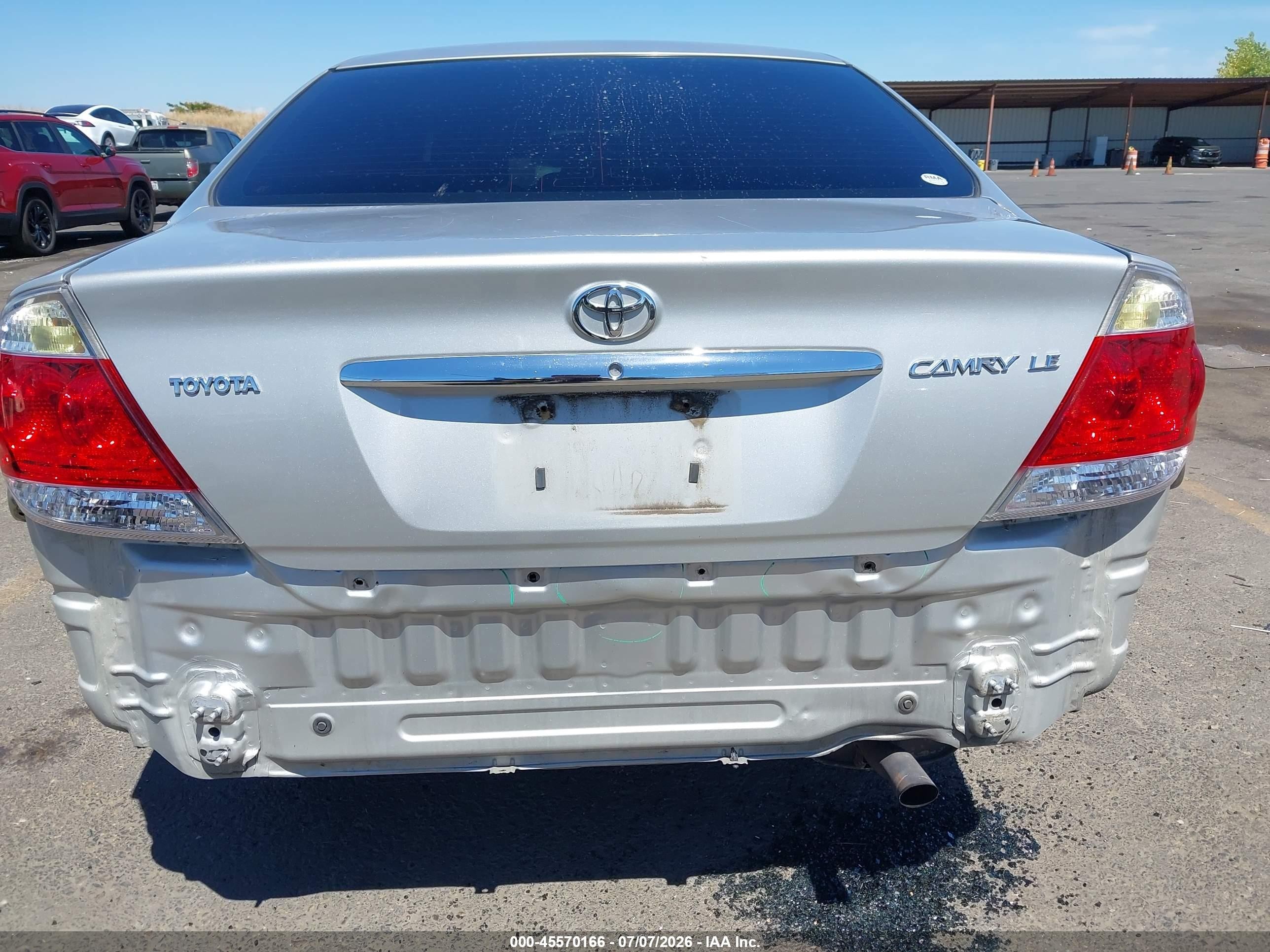 2005 Toyota Camry Le Silver vin: 4T1BE32K35U059811