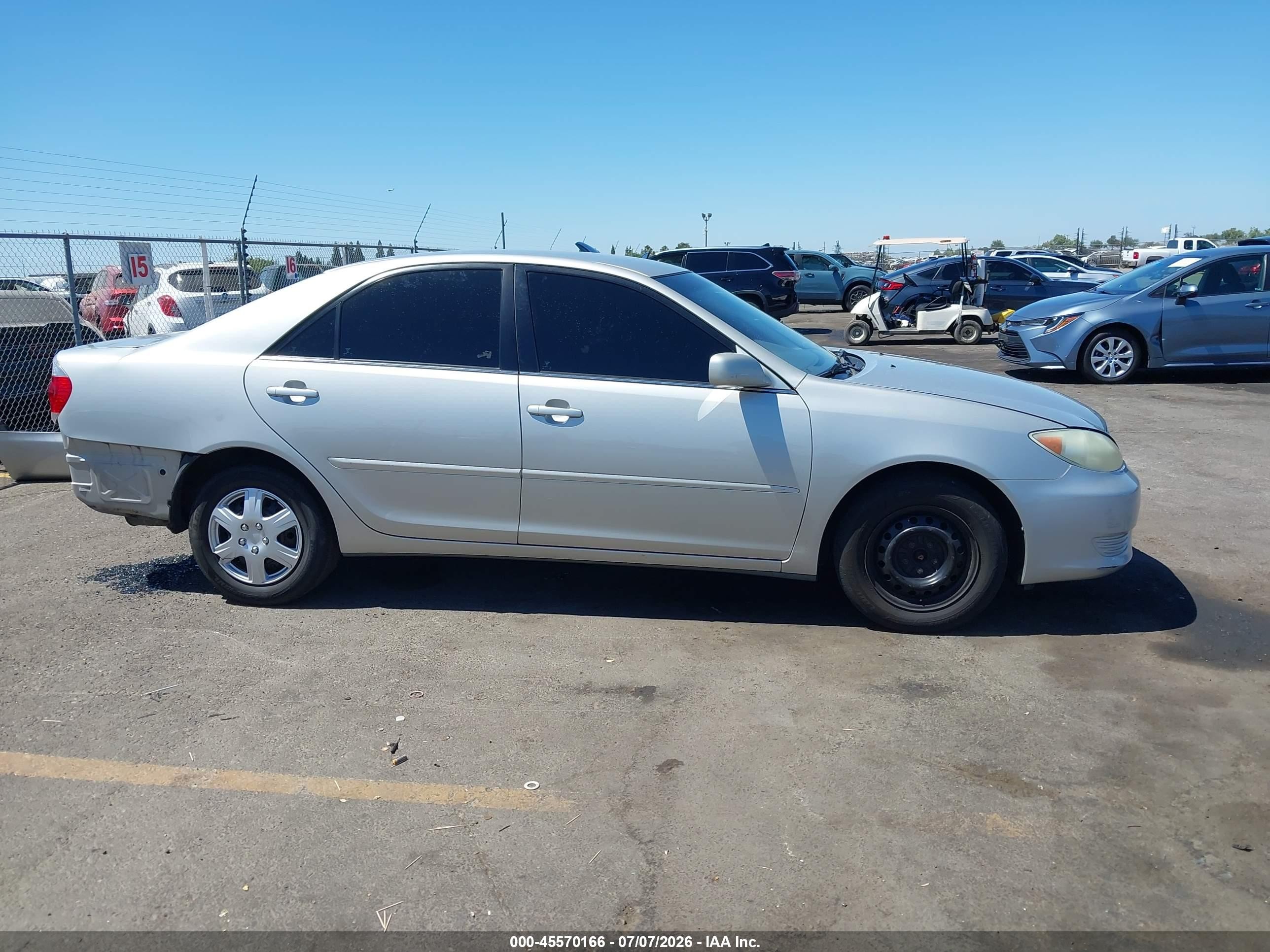 2005 Toyota Camry Le Silver vin: 4T1BE32K35U059811