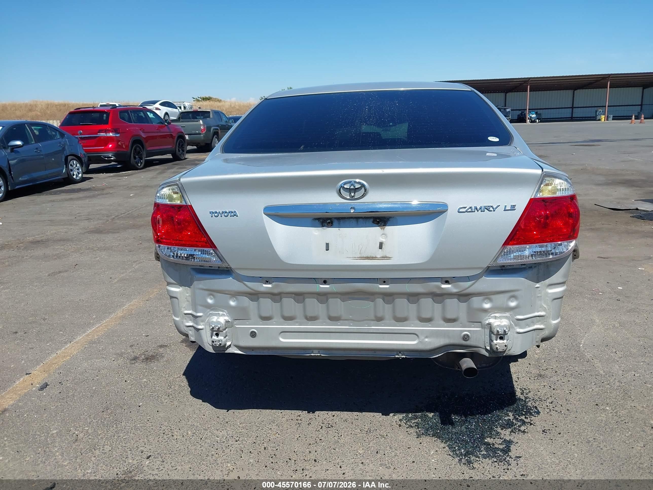 2005 Toyota Camry Le Silver vin: 4T1BE32K35U059811