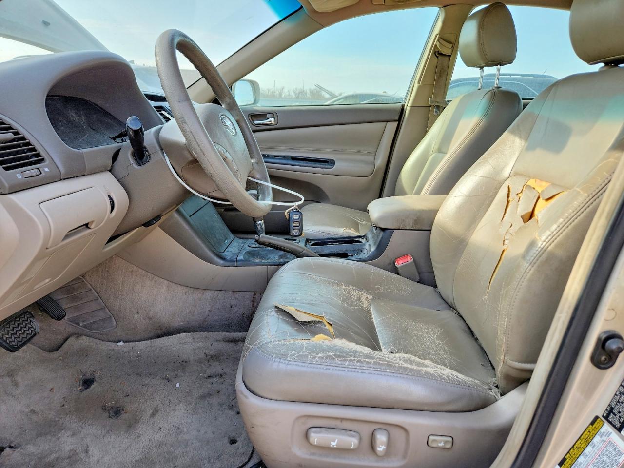 2005 Toyota Camry Le Tan vin: 4T1BE32K35U066628