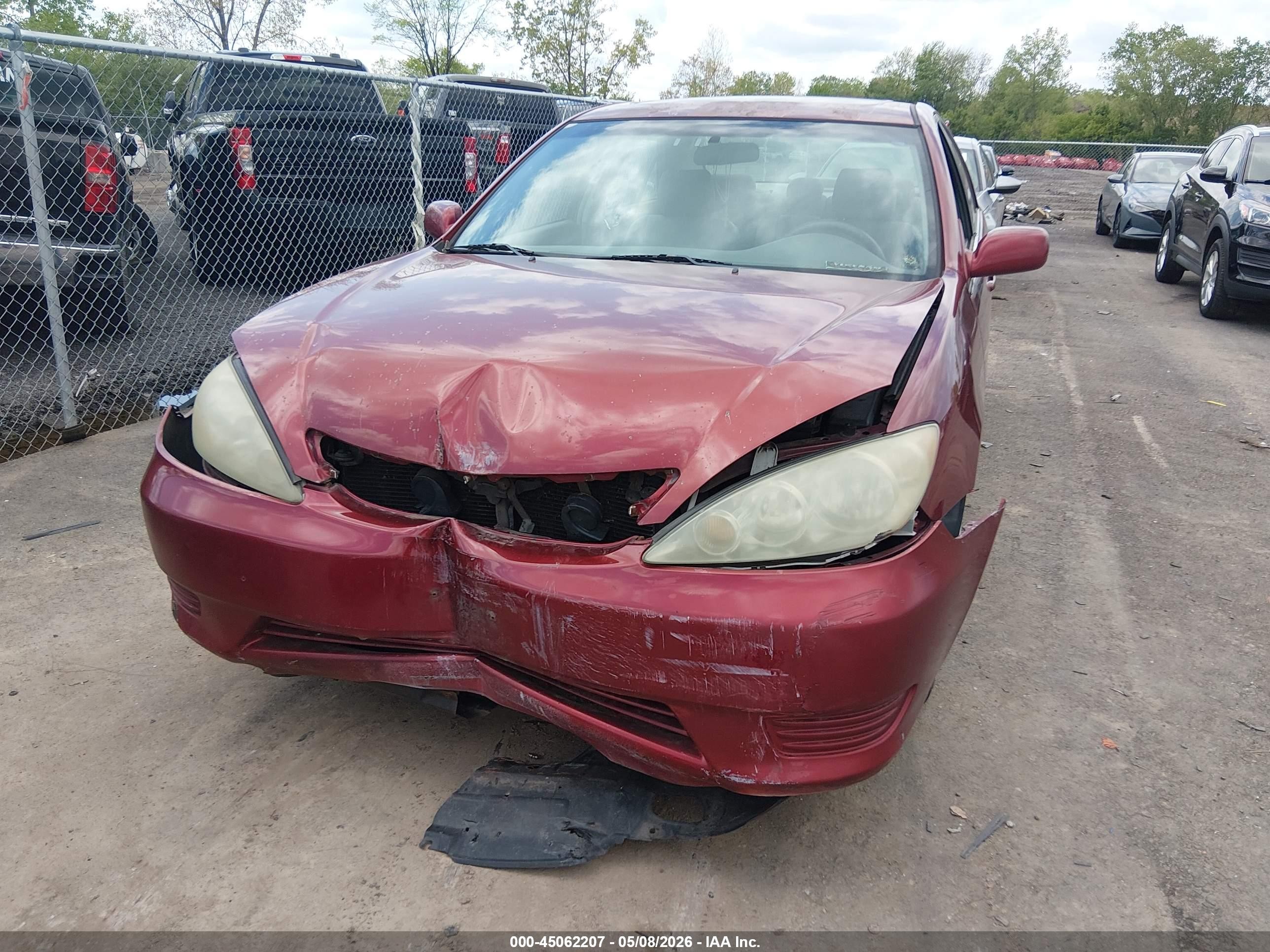 2005 Toyota Camry Le Burgundy vin: 4T1BE32K35U081405