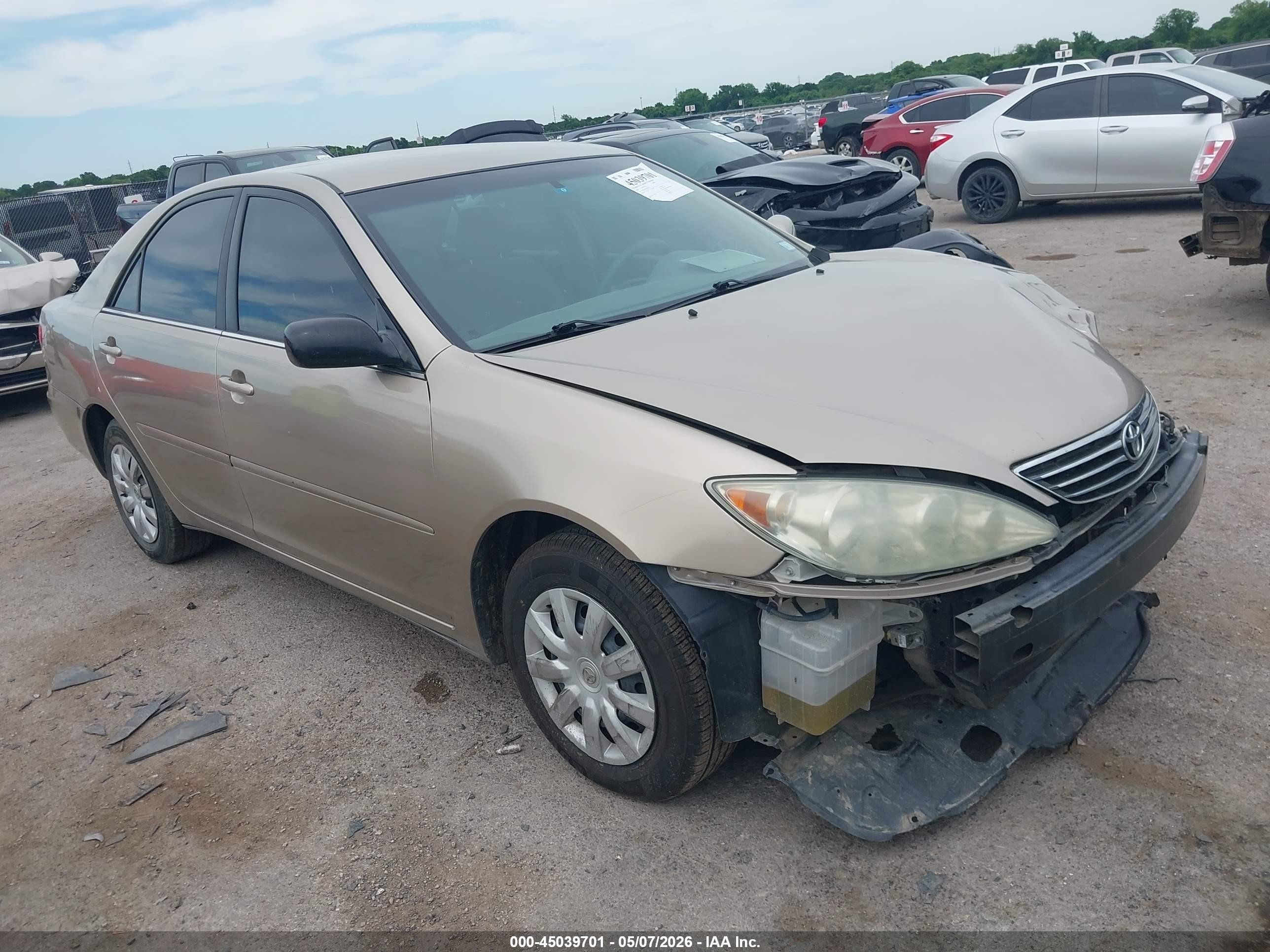 2005 Toyota Camry Le Gold vin: 4T1BE32K35U096454
