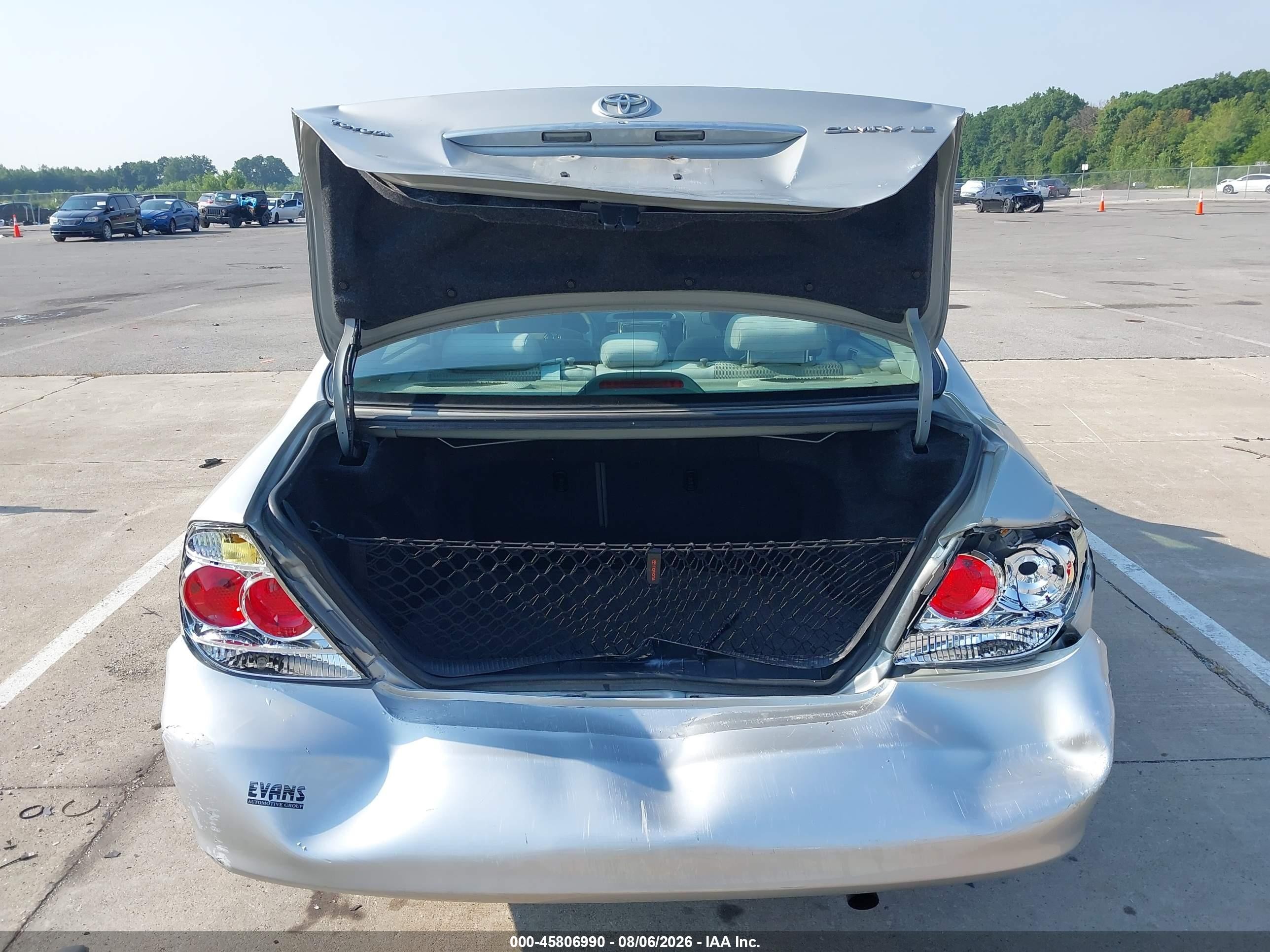2005 Toyota Camry Le Silver vin: 4T1BE32K35U381607