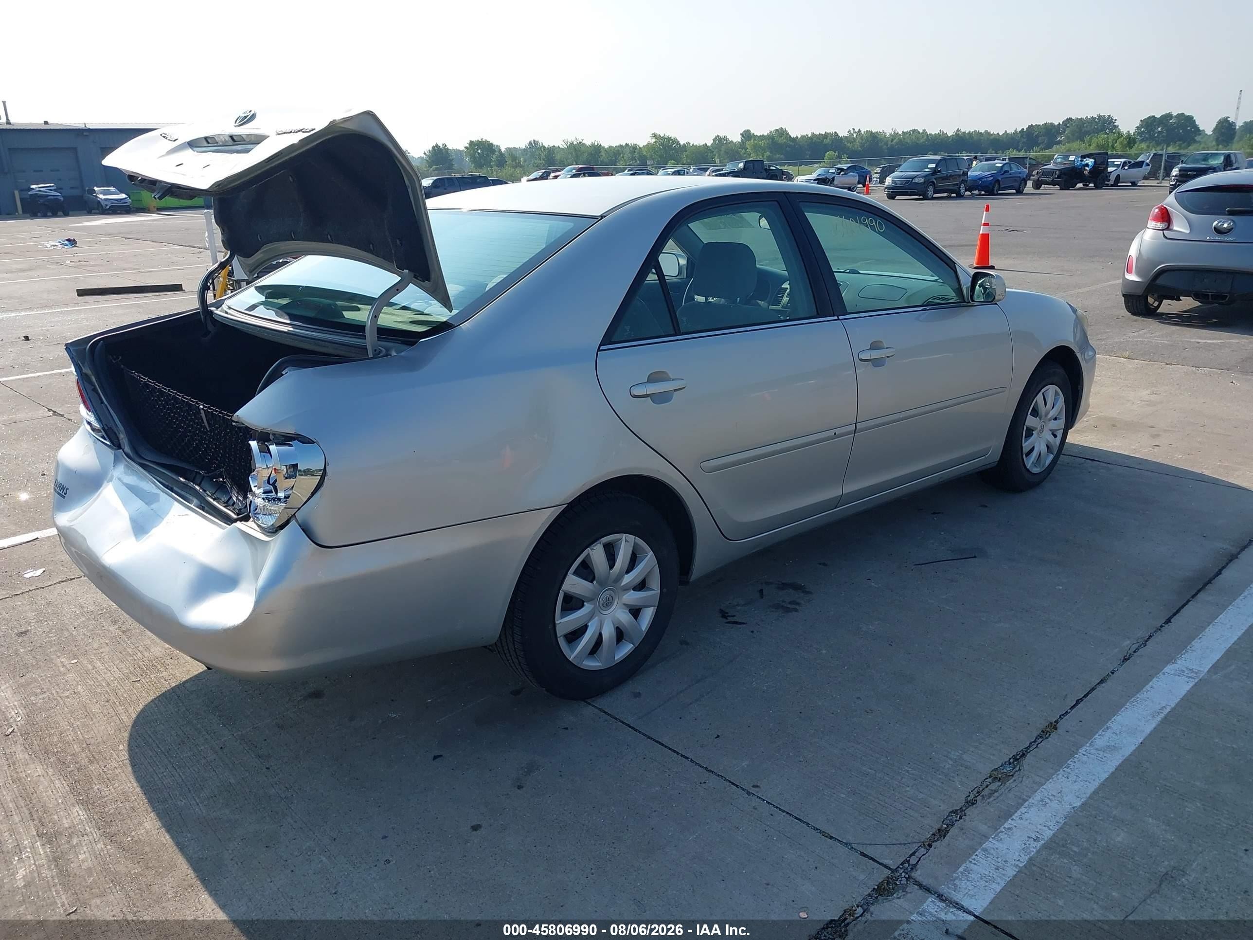 2005 Toyota Camry Le Silver vin: 4T1BE32K35U381607