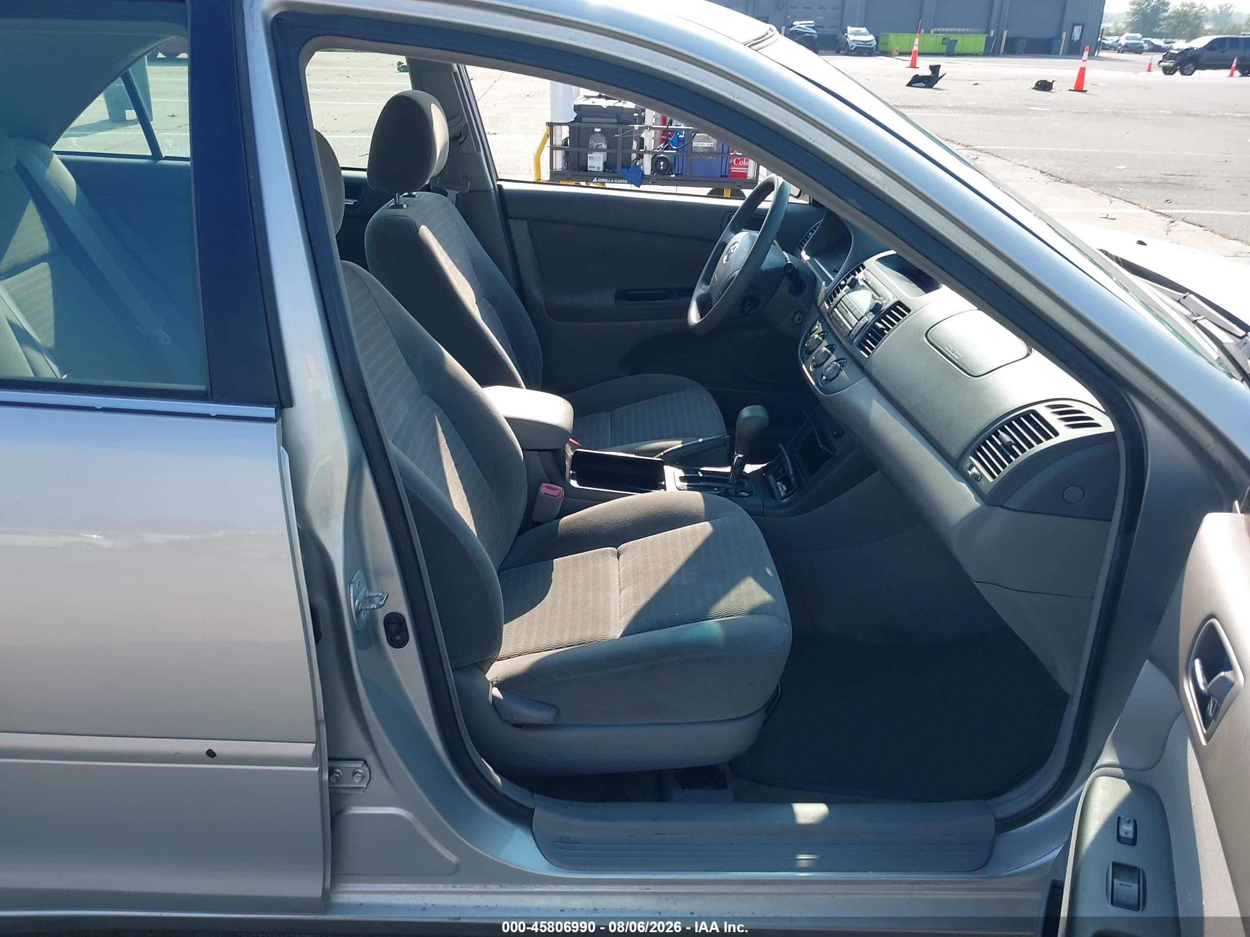 2005 Toyota Camry Le Silver vin: 4T1BE32K35U381607