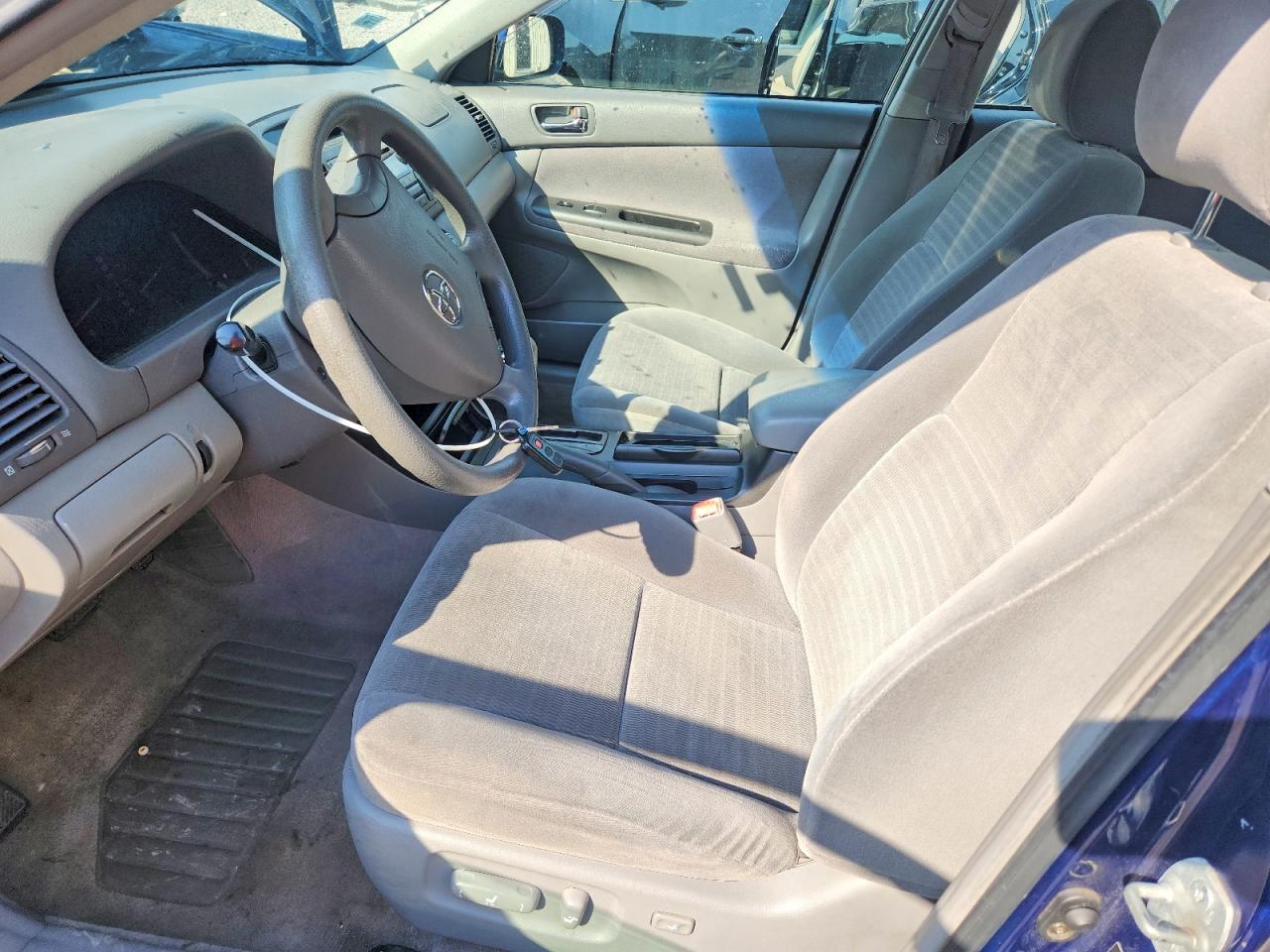 2005 Toyota Camry Le Blue vin: 4T1BE32K35U414069