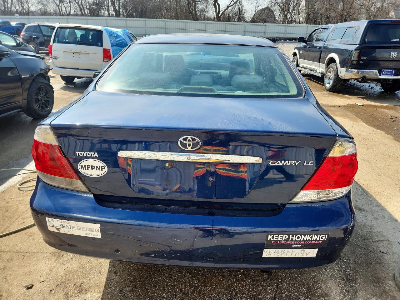 2005 Toyota Camry Le Blue vin: 4T1BE32K35U414069