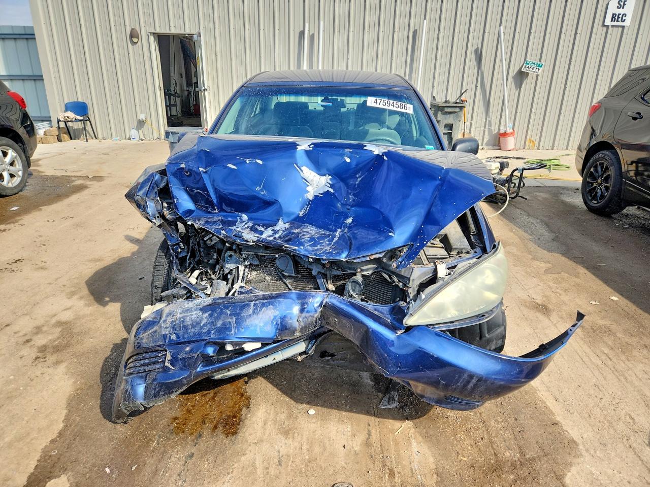 2005 Toyota Camry Le Blue vin: 4T1BE32K35U414069