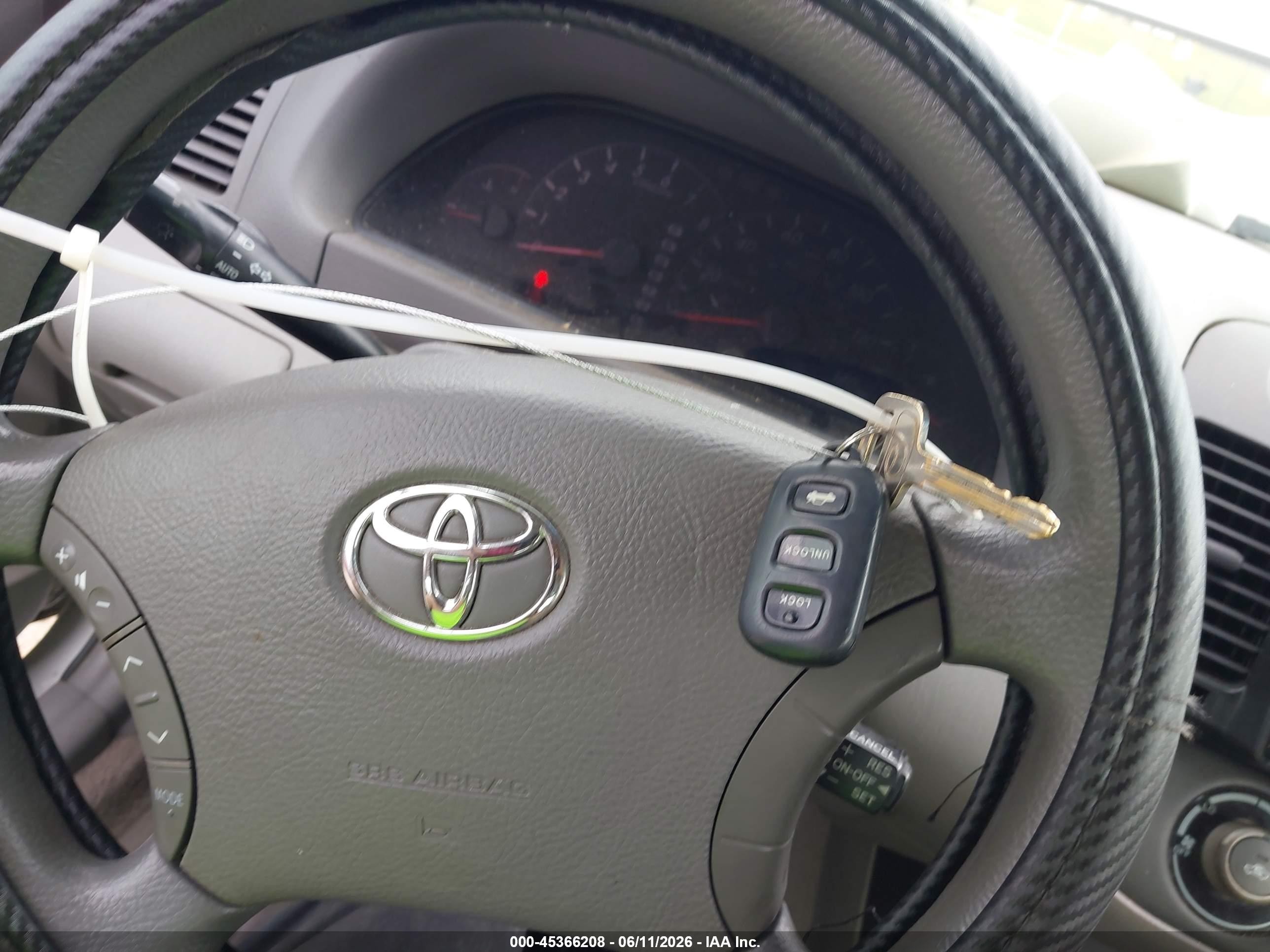 2005 Toyota Camry Le Silver vin: 4T1BE32K35U420244