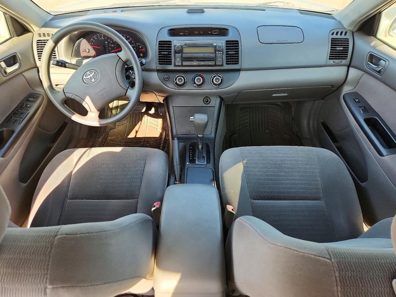 2005 Toyota Camry Le Silver vin: 4T1BE32K35U509439