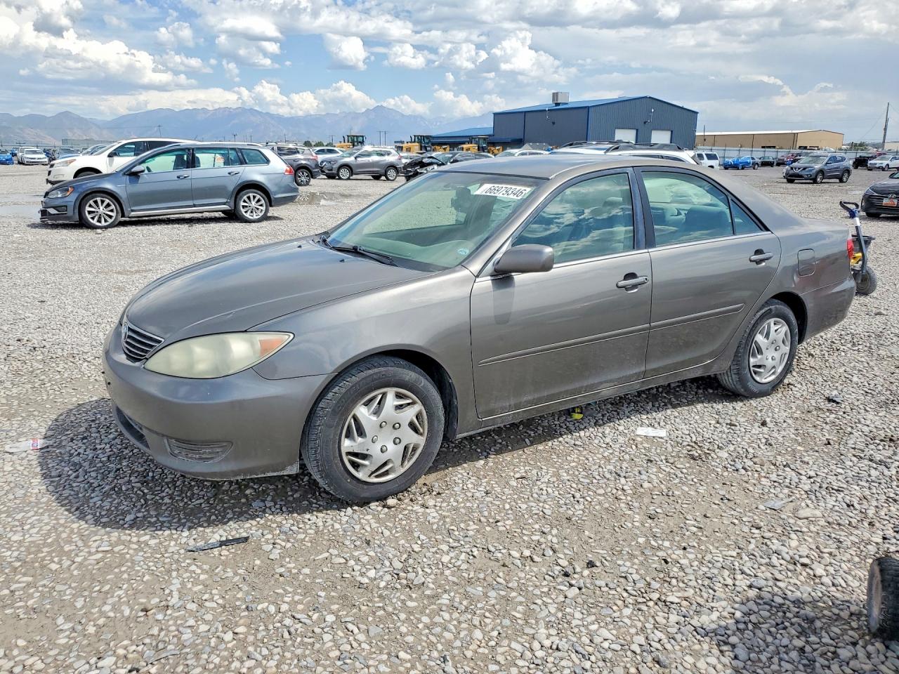2005 Toyota Camry Standard Tan vin: 4T1BE32K35U512129