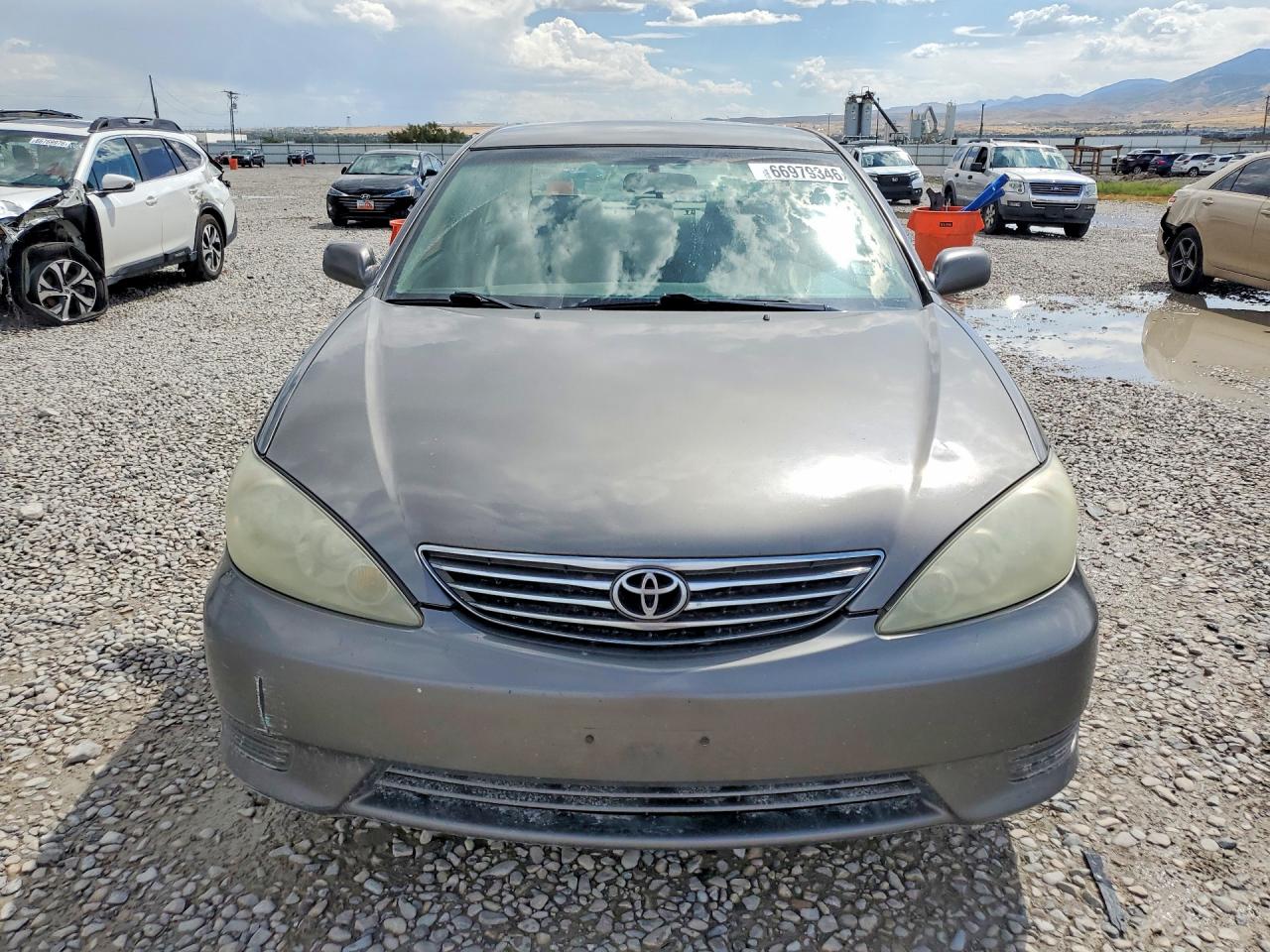 2005 Toyota Camry Standard Tan vin: 4T1BE32K35U512129