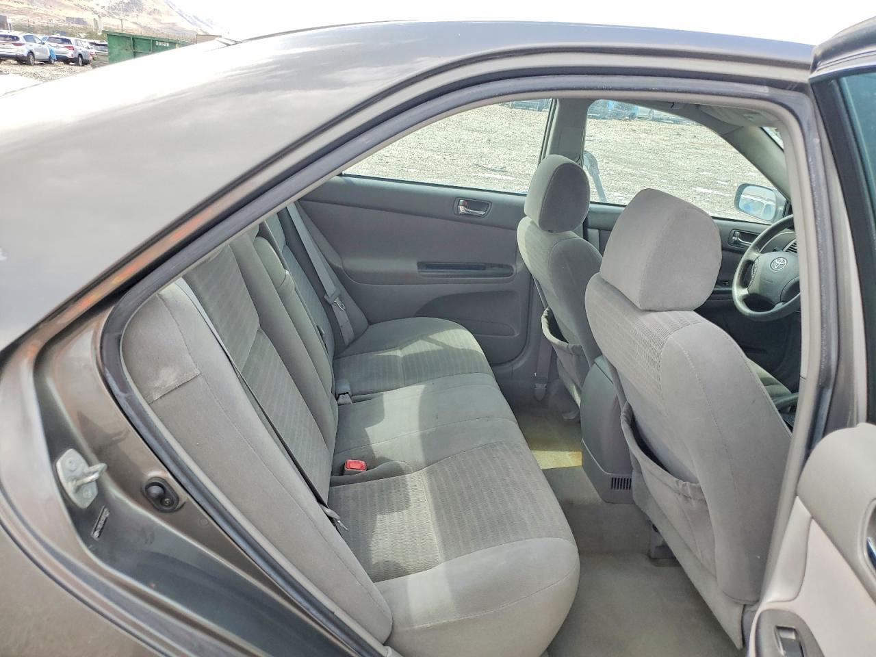 2005 Toyota Camry Standard Tan vin: 4T1BE32K35U512129