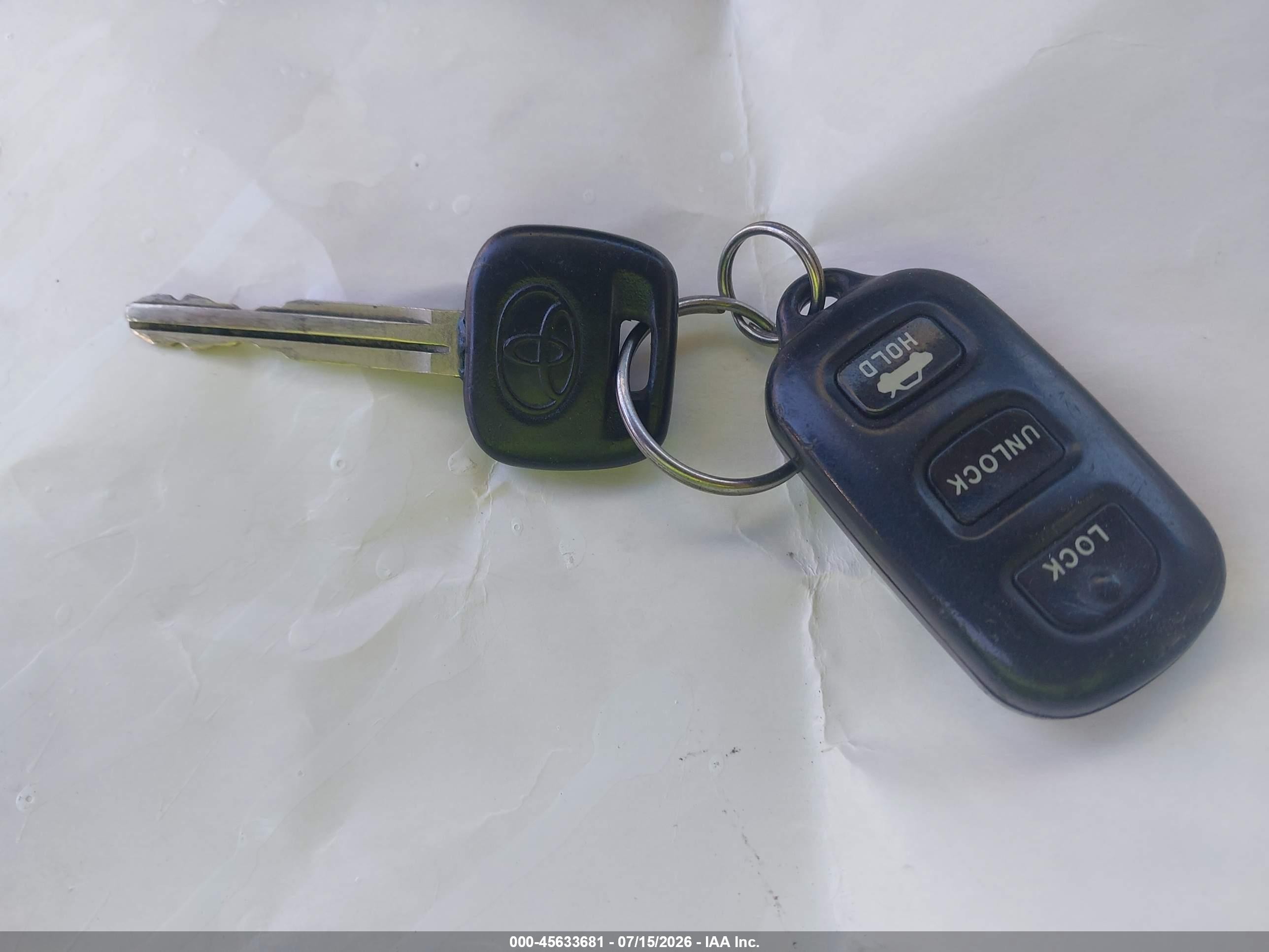 2005 Toyota Camry Le Gold vin: 4T1BE32K35U519615