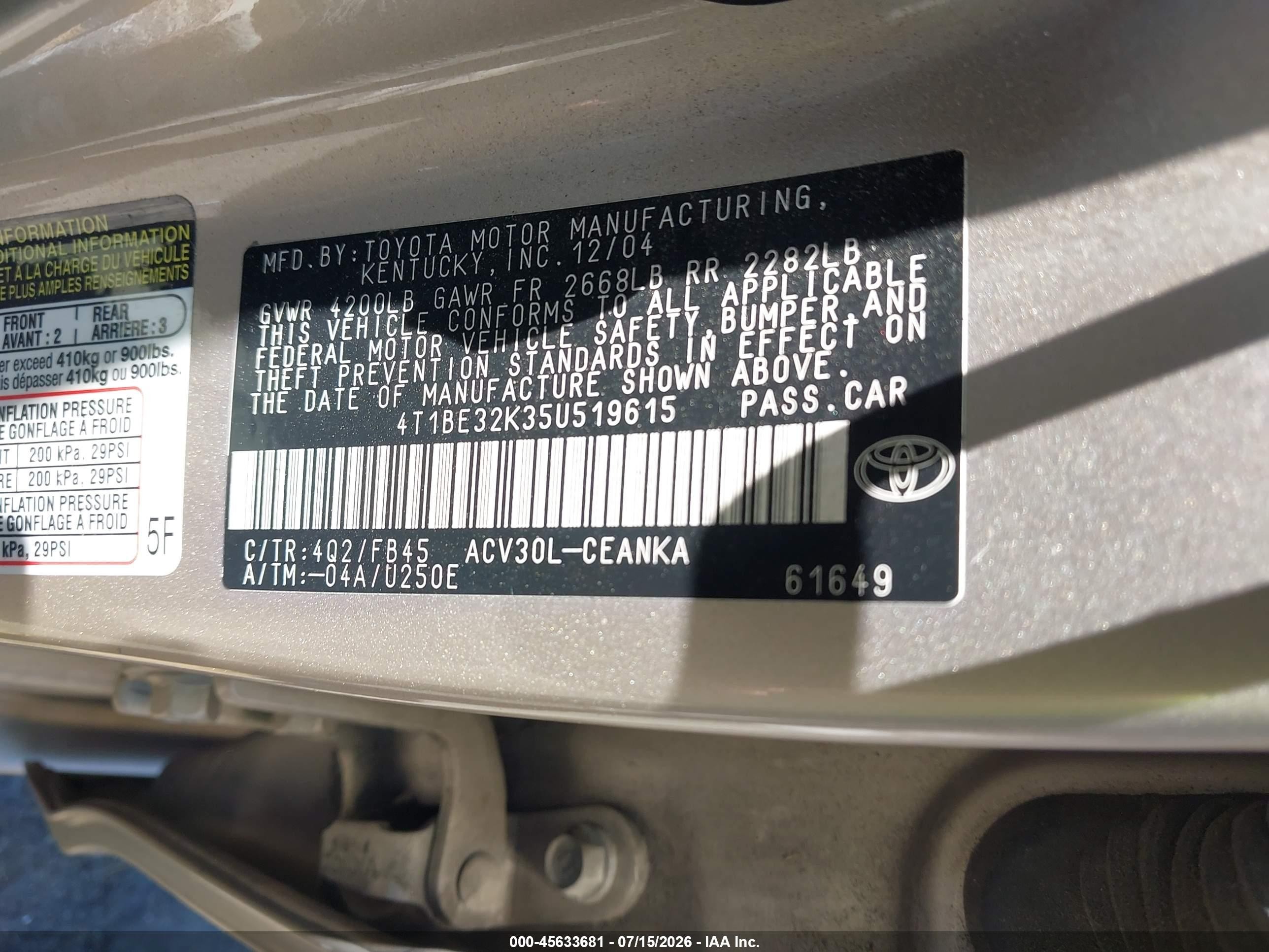 2005 Toyota Camry Le Gold vin: 4T1BE32K35U519615