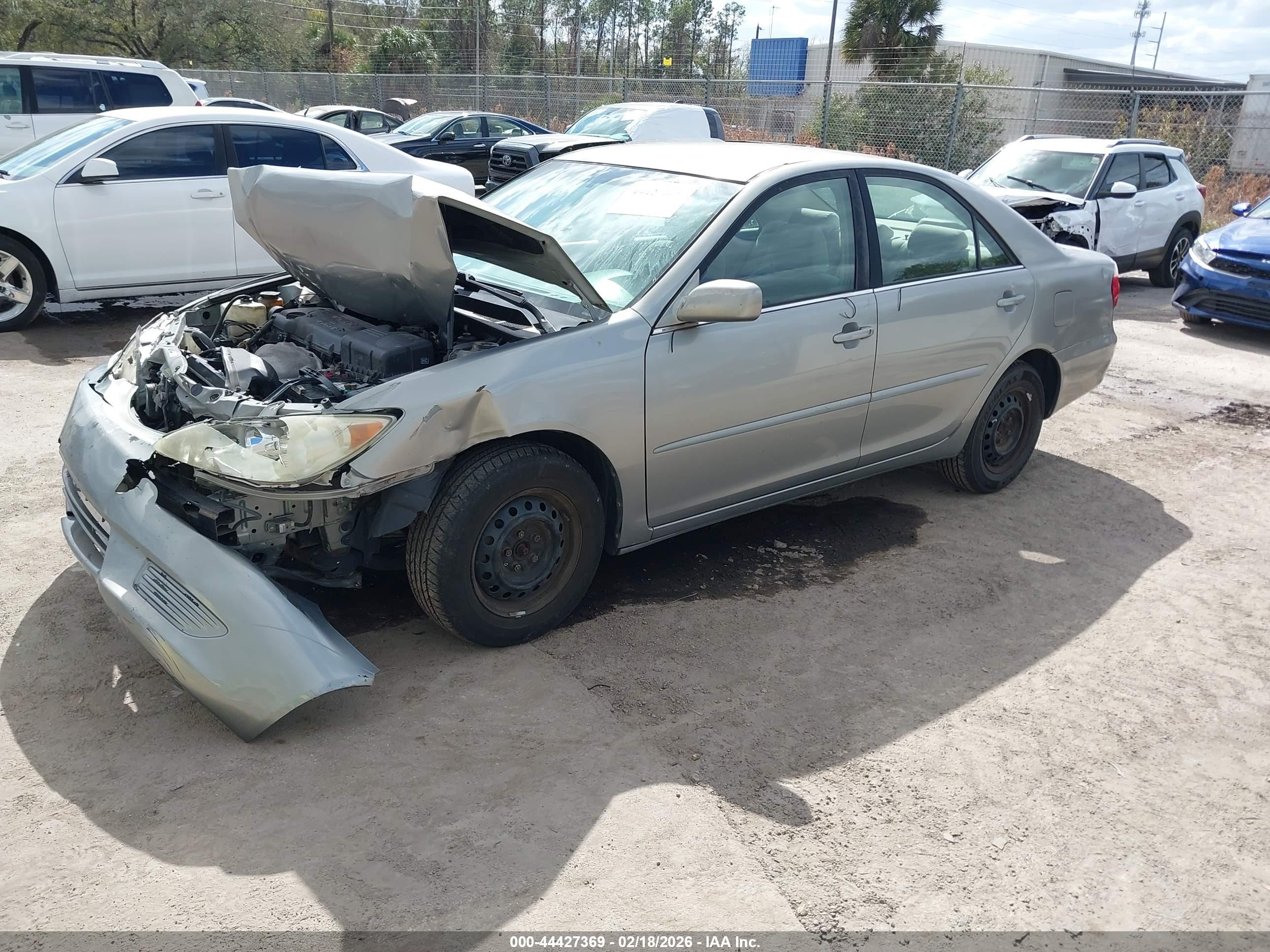 2005 Toyota Camry Le Gray vin: 4T1BE32K35U520764