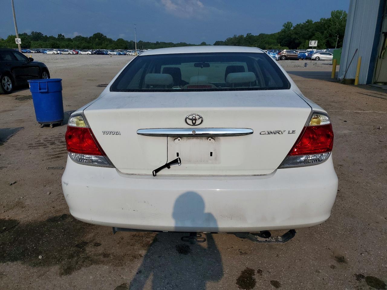 2005 Toyota Camry Le White vin: 4T1BE32K35U536320