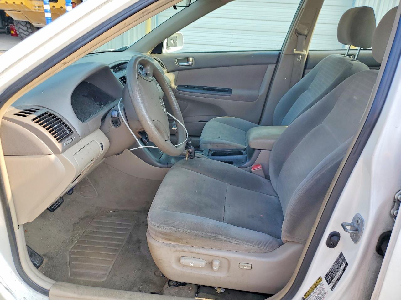 2005 Toyota Camry Le White vin: 4T1BE32K35U536320