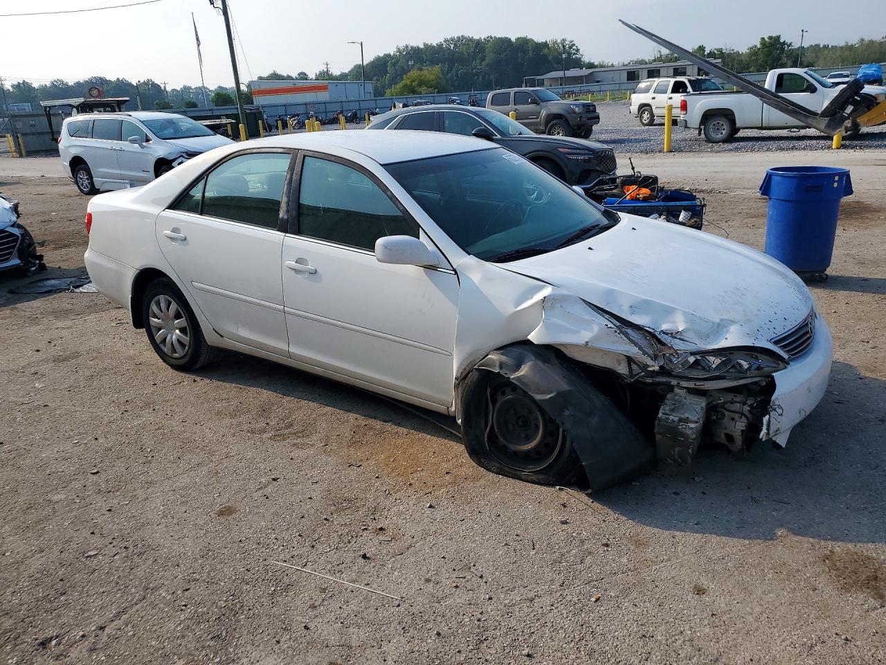 2005 Toyota Camry Le White vin: 4T1BE32K35U536320