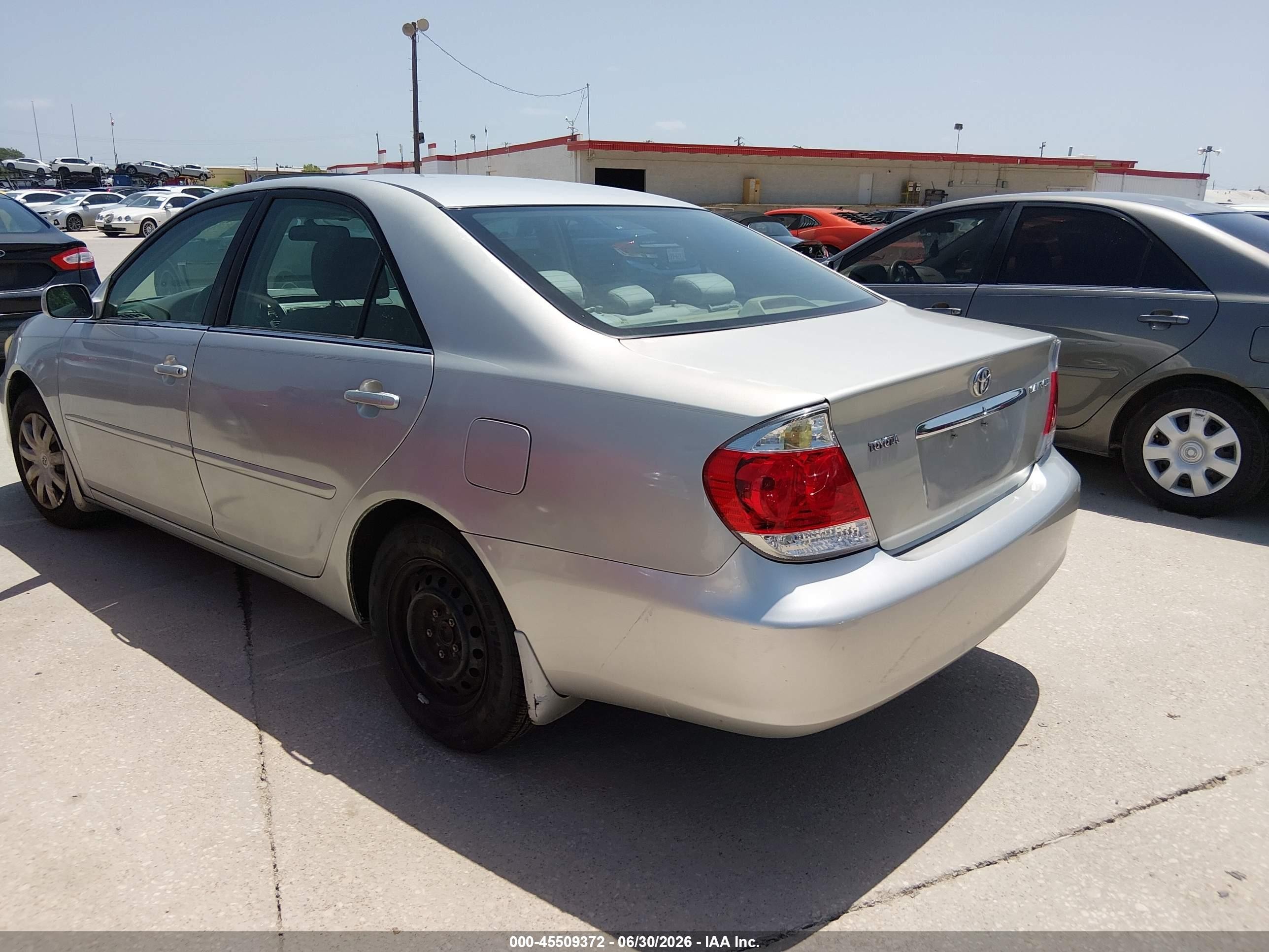 2005 Toyota Camry Le Серебряный vin: 4T1BE32K35U542053