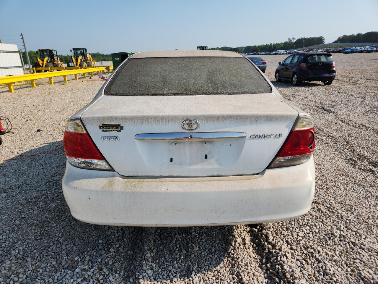 2005 Toyota Camry Le White vin: 4T1BE32K35U556373