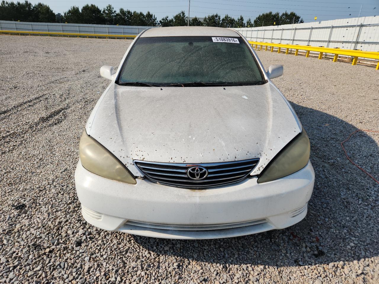 2005 Toyota Camry Le White vin: 4T1BE32K35U556373