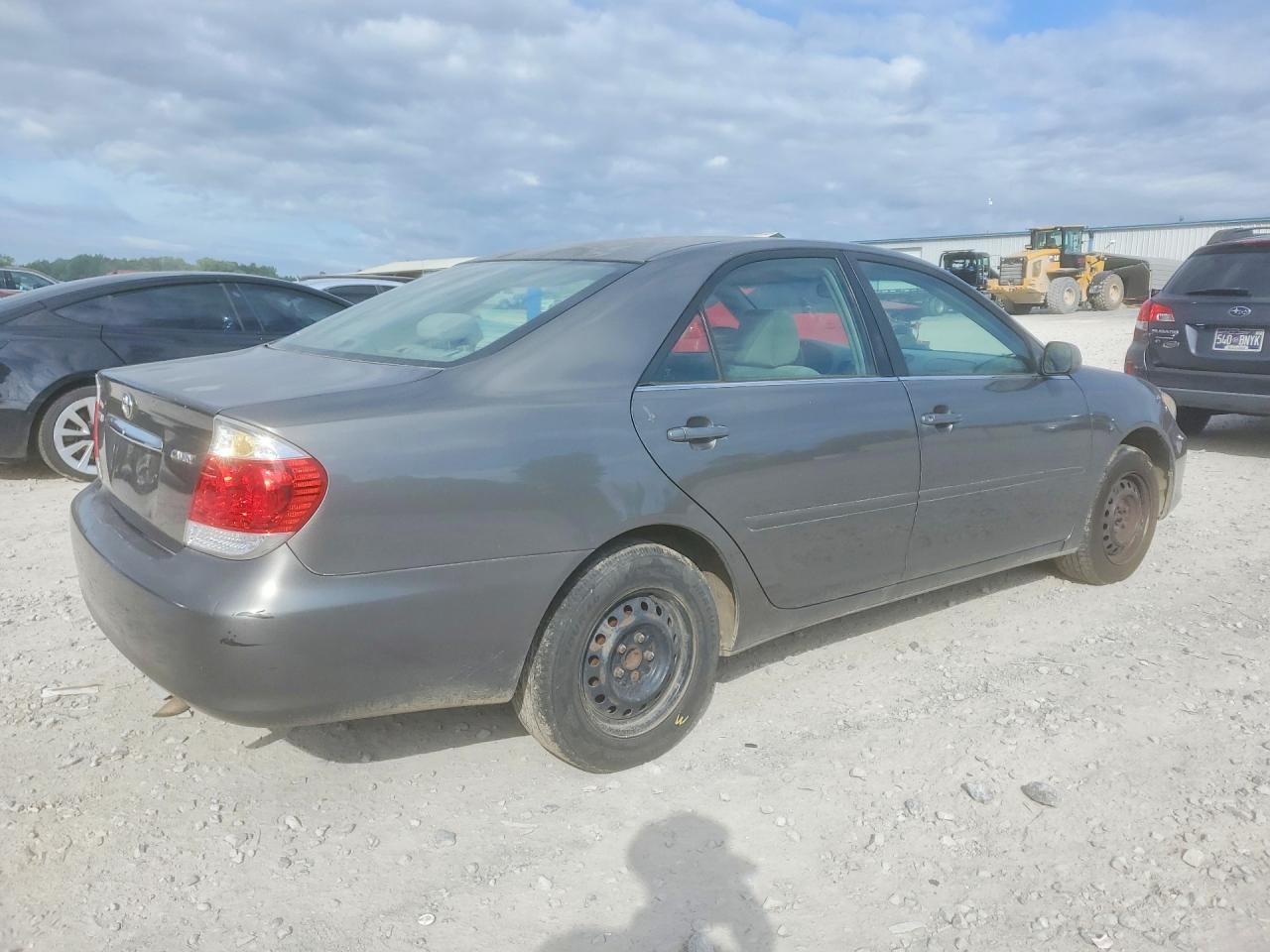 2005 Toyota Camry Standard Gray vin: 4T1BE32K35U558558