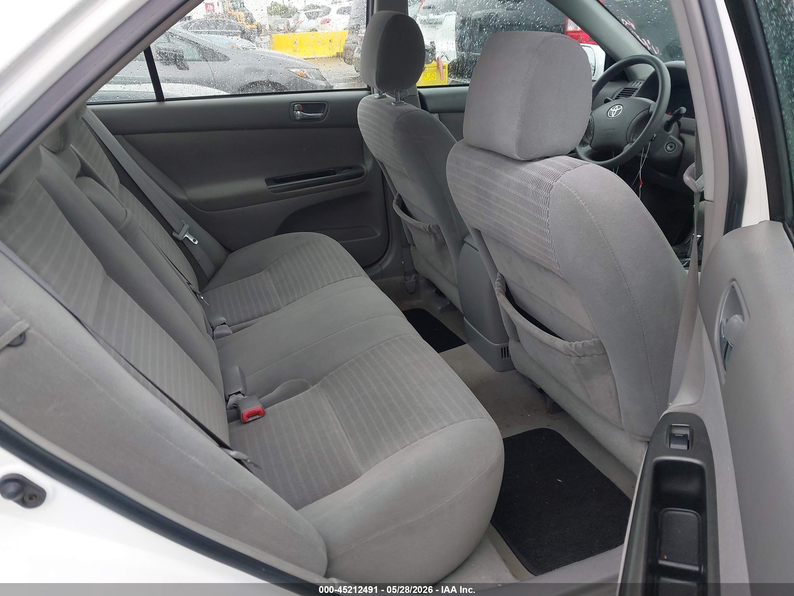 2005 Toyota Camry Le White vin: 4T1BE32K35U569382