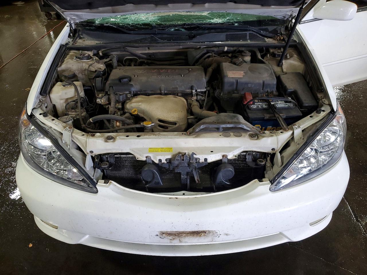 2005 Toyota Camry Le White vin: 4T1BE32K35U574663