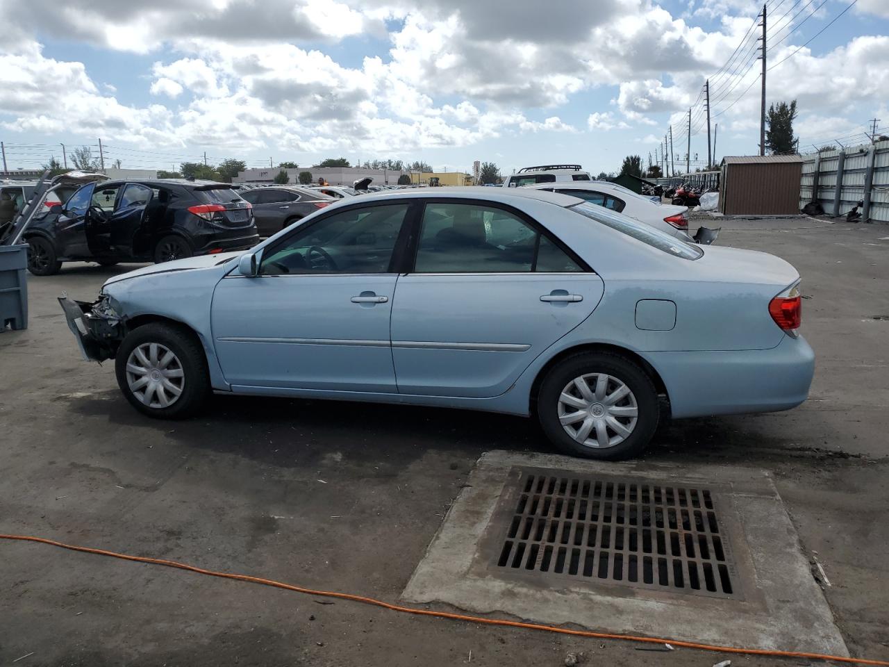 2005 Toyota Camry Le Синий vin: 4T1BE32K35U597151