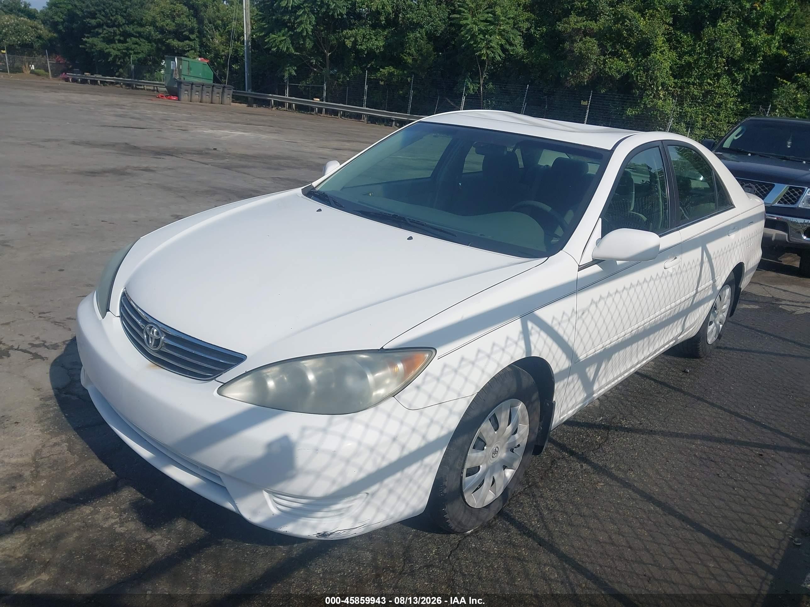 2005 Toyota Camry Le White vin: 4T1BE32K35U607208