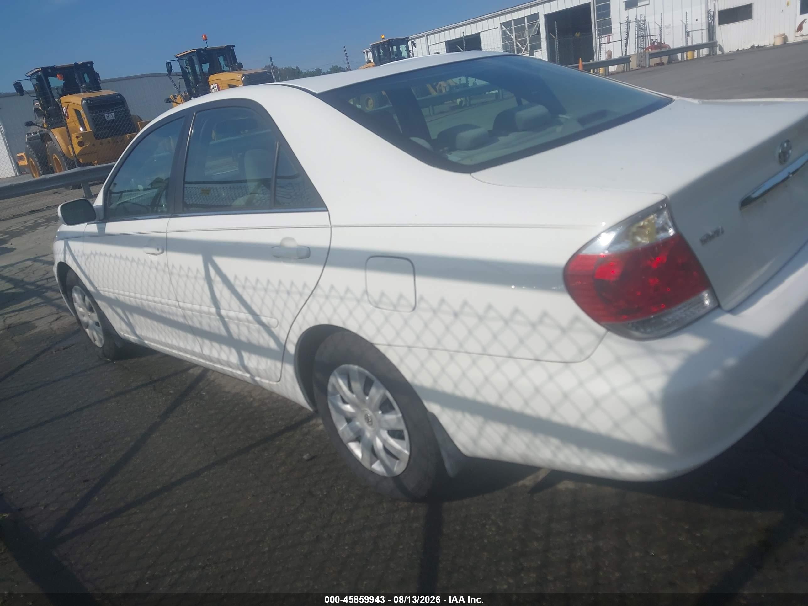 2005 Toyota Camry Le White vin: 4T1BE32K35U607208