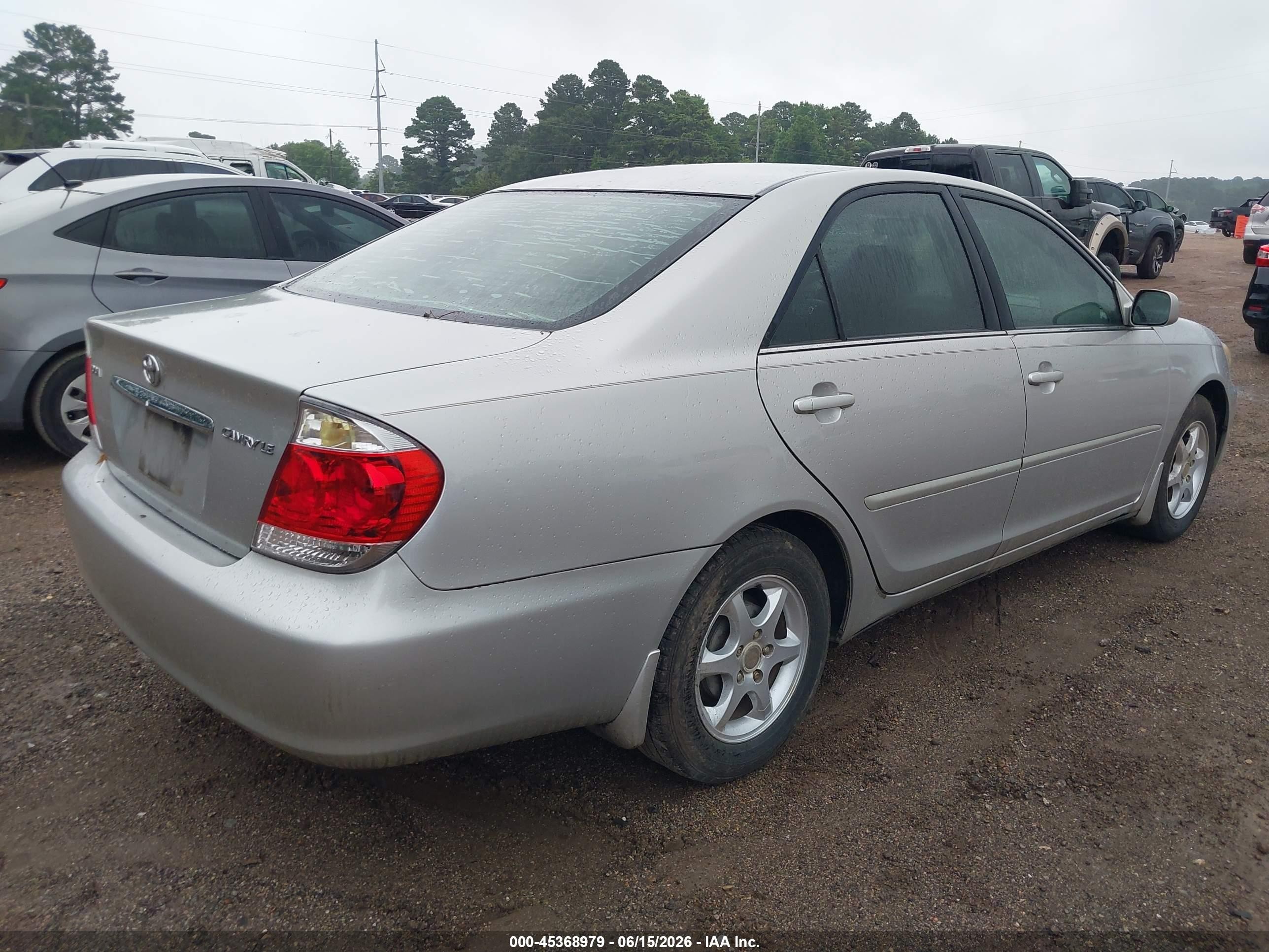 2005 Toyota Camry Le Silver vin: 4T1BE32K35U626809