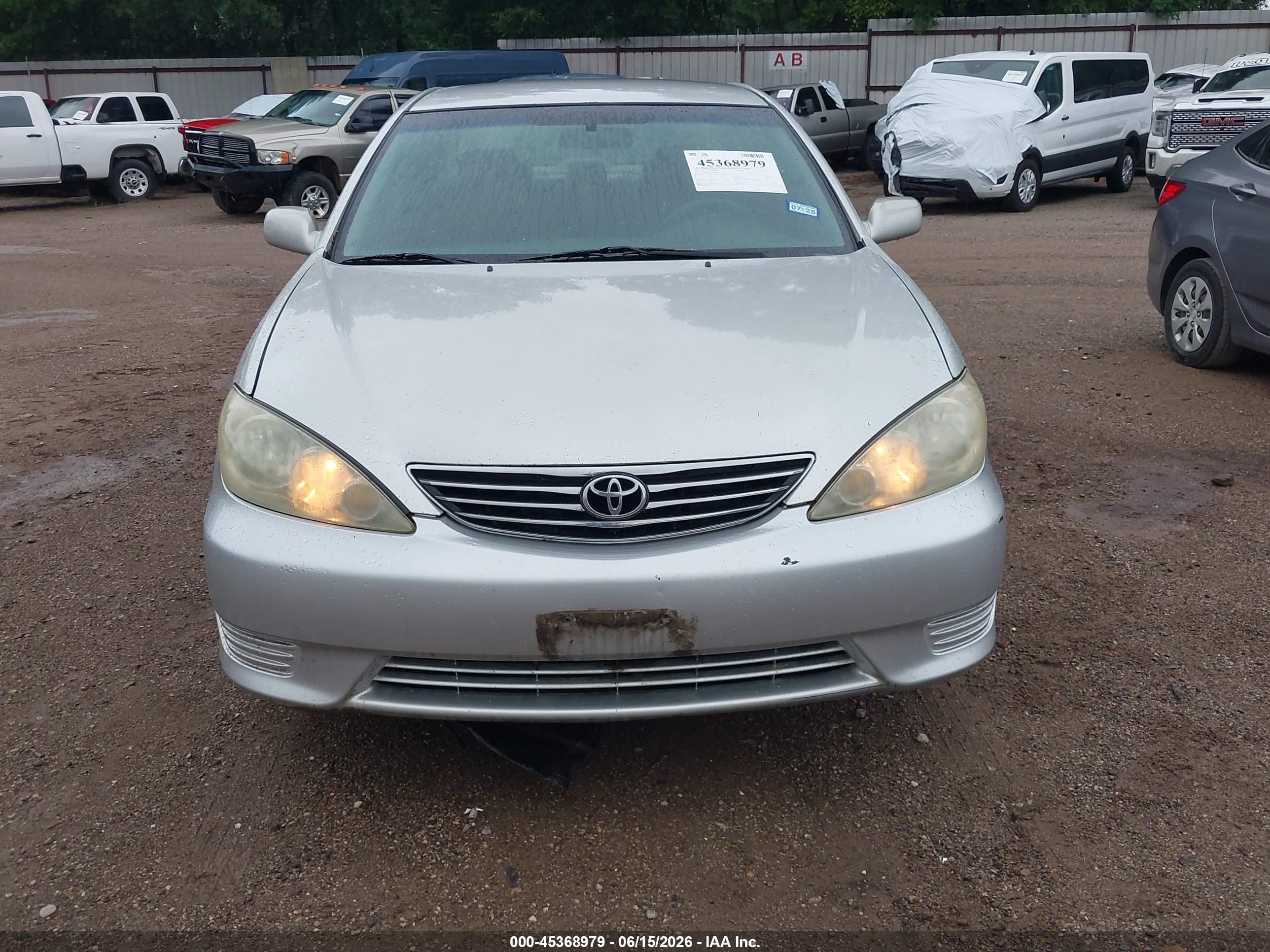 2005 Toyota Camry Le Silver vin: 4T1BE32K35U626809