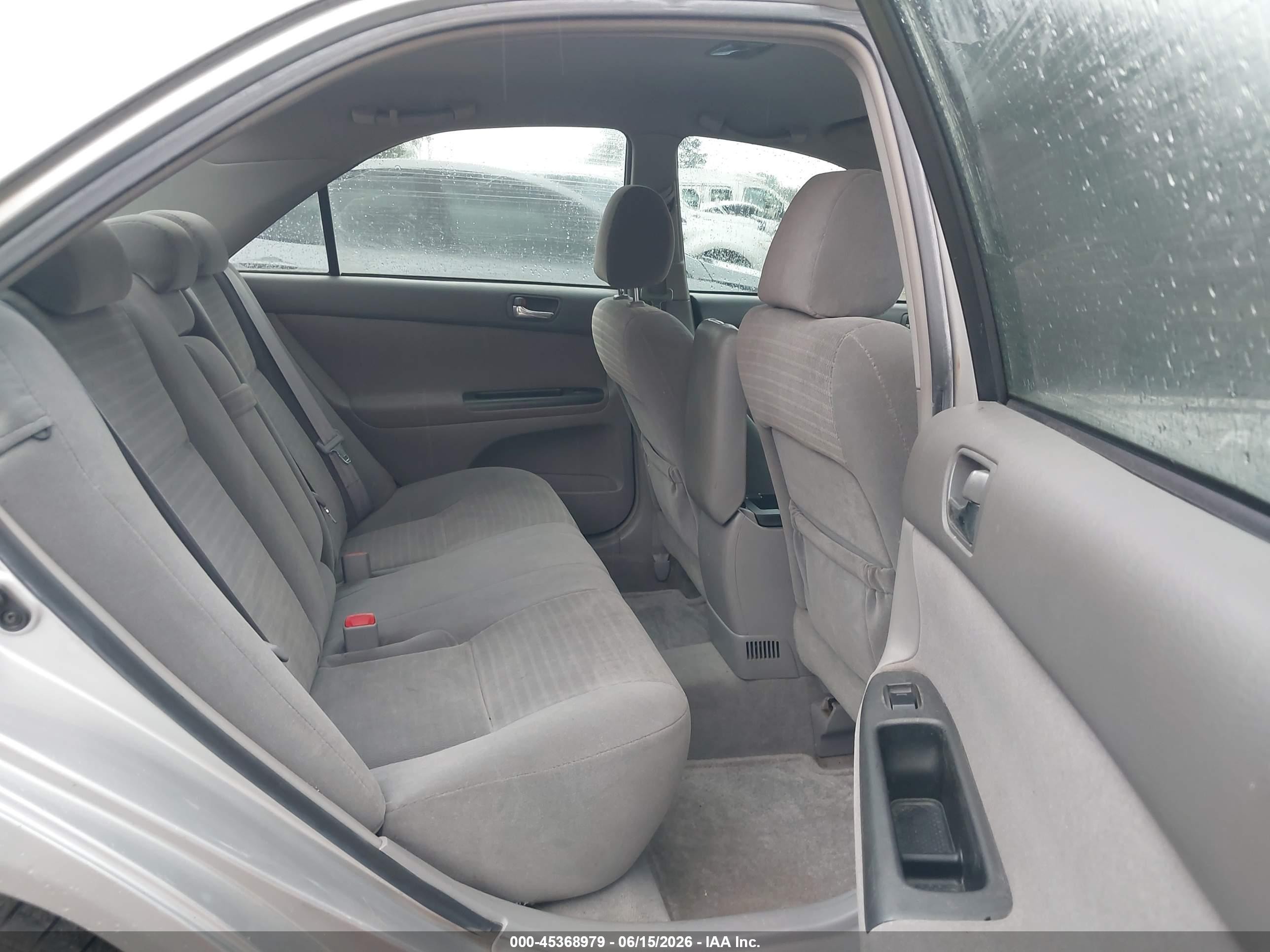 2005 Toyota Camry Le Silver vin: 4T1BE32K35U626809